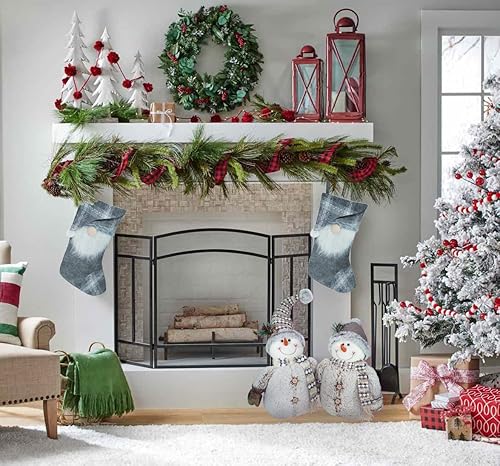 Miniatura 4 de Hanna's Handiworks Calcetín de gnomo de Papá Noel de gran tamaño, diseño a cuadros gris nevado, para Navidad y vacaciones, figura 3D de 23 pulgadas,