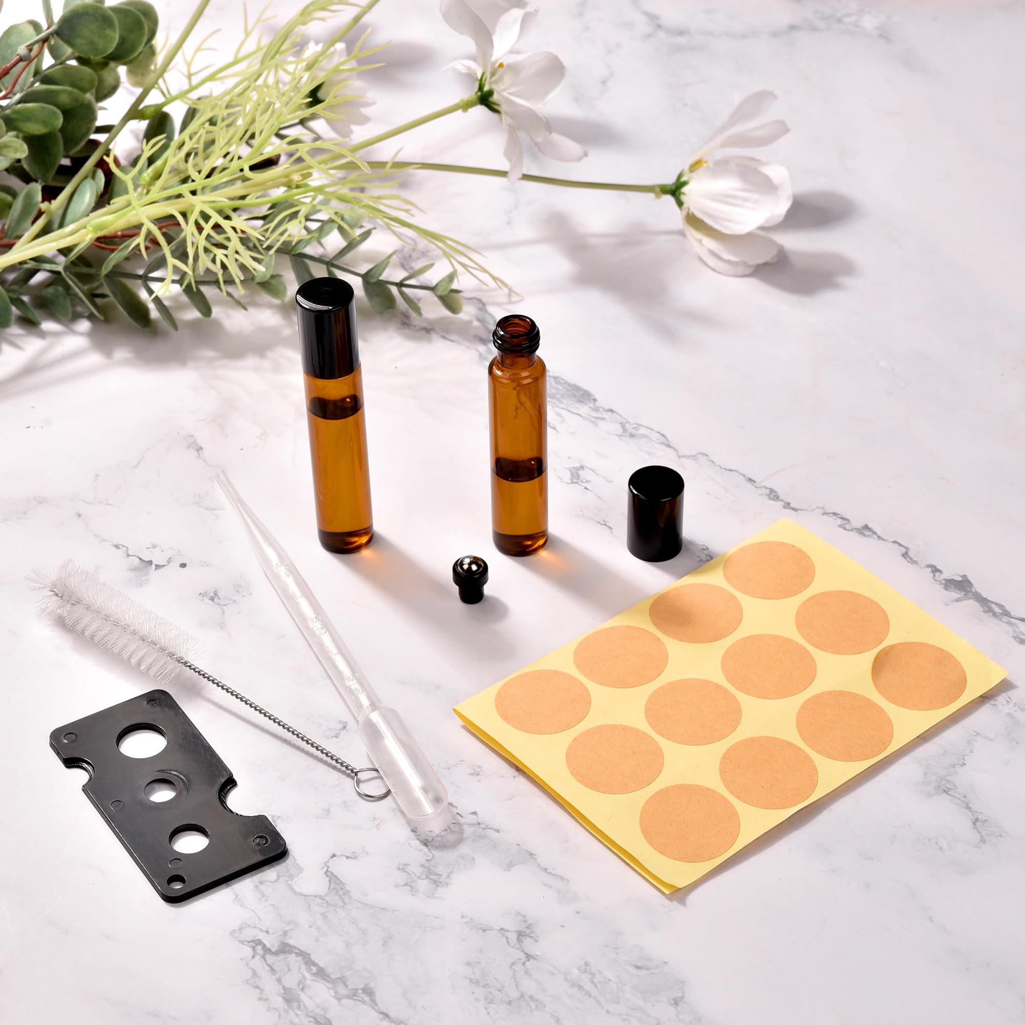10 Pièces Roll on Vide, 10 ml Marron Bouteilles à Rouleaux D'huiles Essentielles, Flacon Roll on Huiles Essentielles avec Bille en Acier Inoxydable pour Aromathérapie, Lotions, Parfum