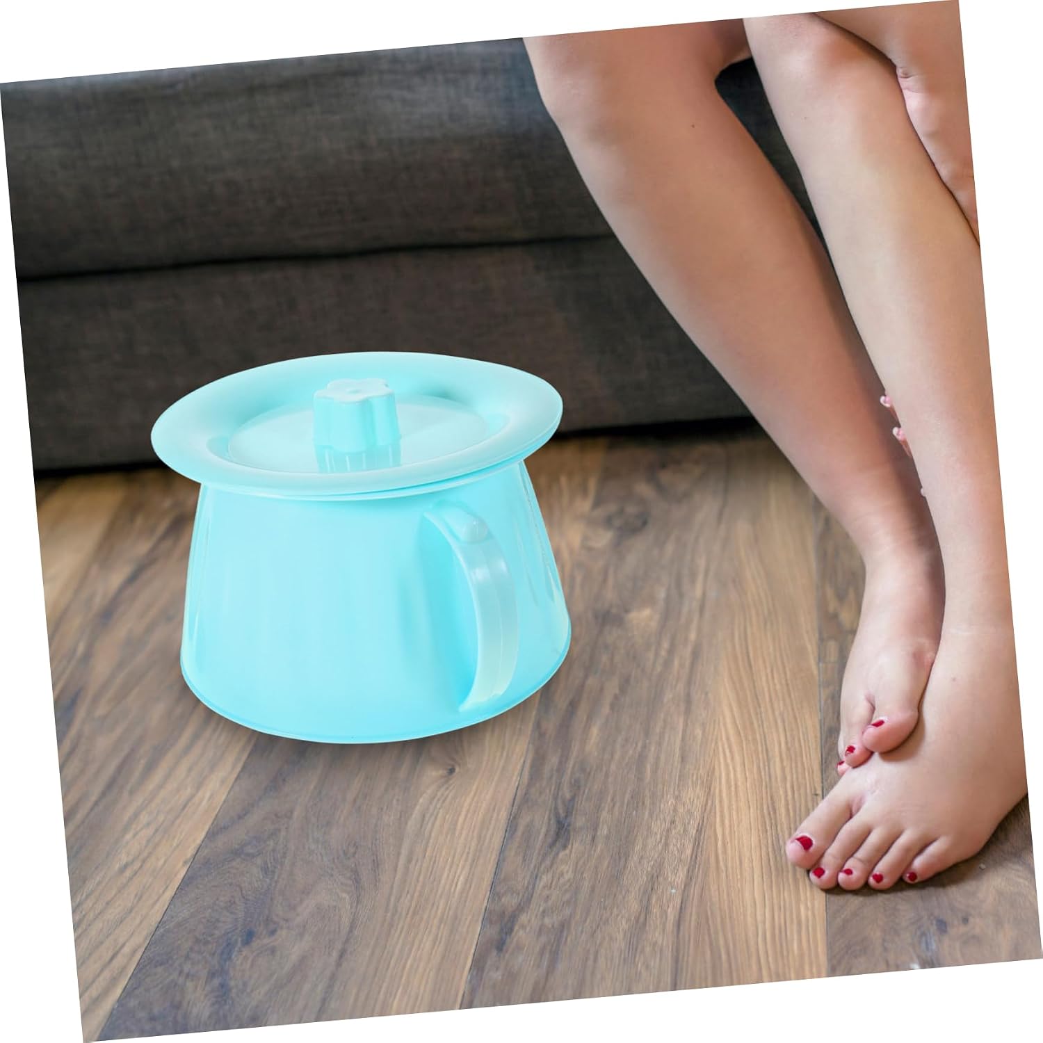 Outanaya Portable Urine Pot Lid for Elderly Thick Plastic Chamber Pot Bedpan Spittoon for Household Use Convenient and Easy to Clean Urinal Bucket Blue Color