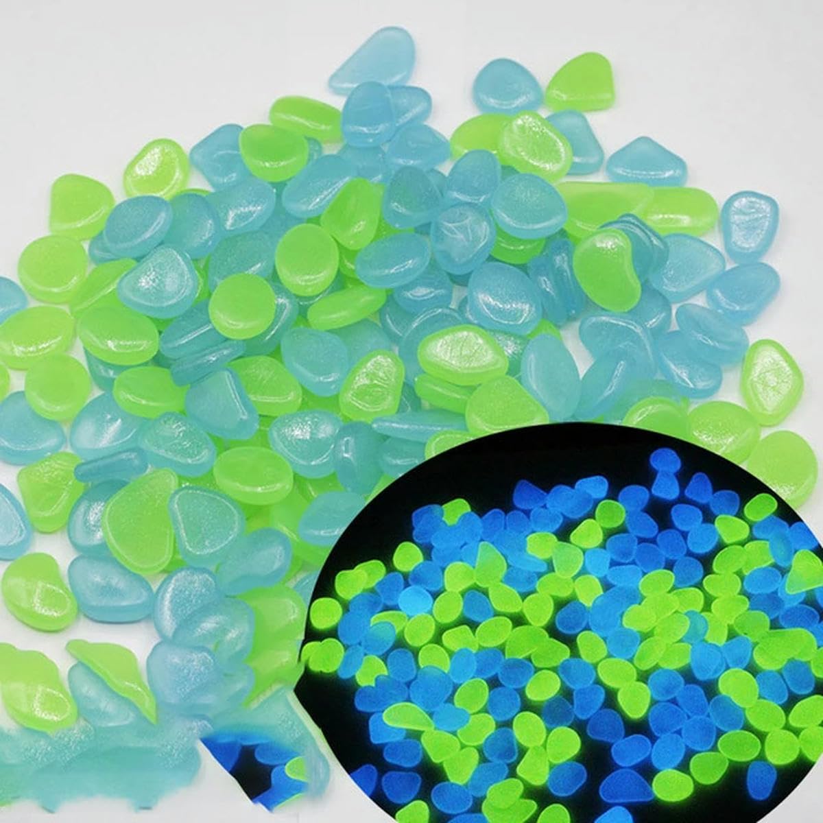 Piedras luminosas para jardín que brillan en la oscuridad, guijarros para peces al aire libre, rocas de guijarros para acuario, mezcla de colores, 200 piezas, azul y verde