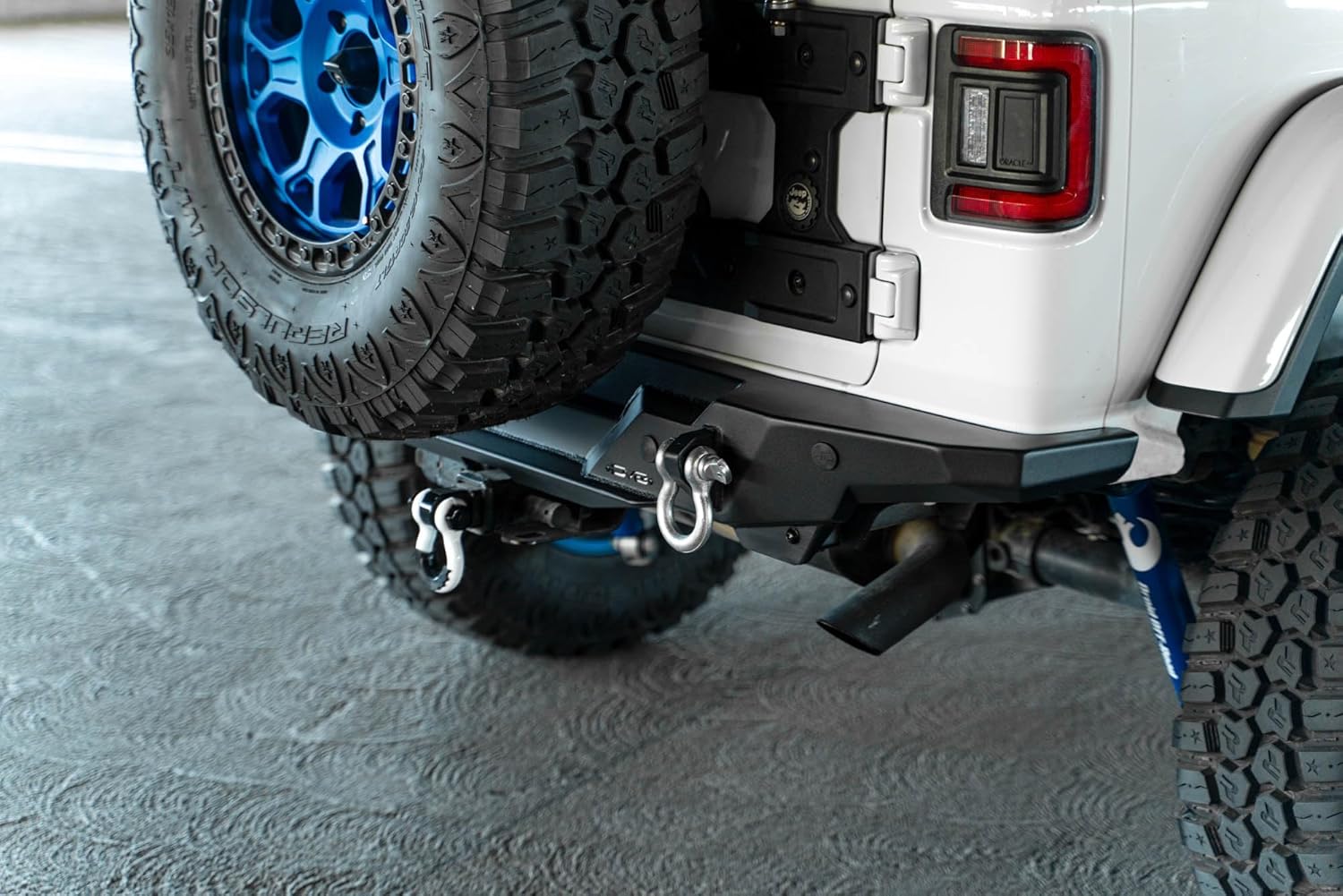 DV8 Offroad FS-15 Series Rear Bumper for the 2018-2026 Jeep Wrangler JL | Compatible with Factory Hitch | License Plate Relocation Bracket with Plate Light | Welded-in Zip Tie Tabs