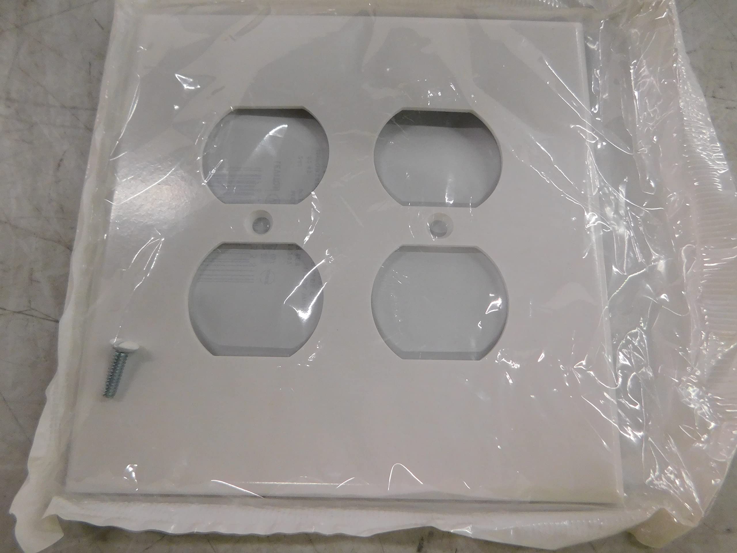 Caches prises doubles robustes plaque murale Leviton anti-choc