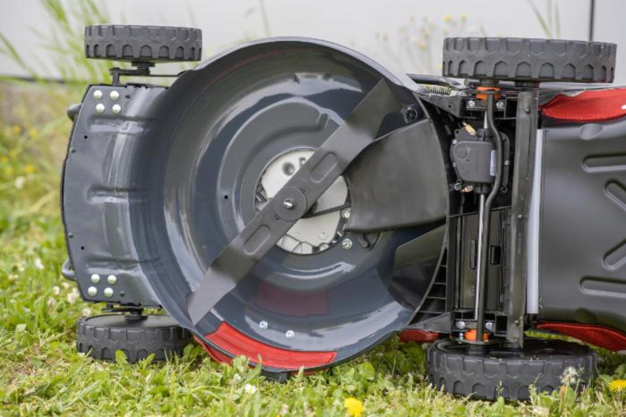 RASAERBA SEMOVENTE TRAZIONATO A SCOPPIO LT70 196CC CM 52 TAGLIAERBA TOSAERBA