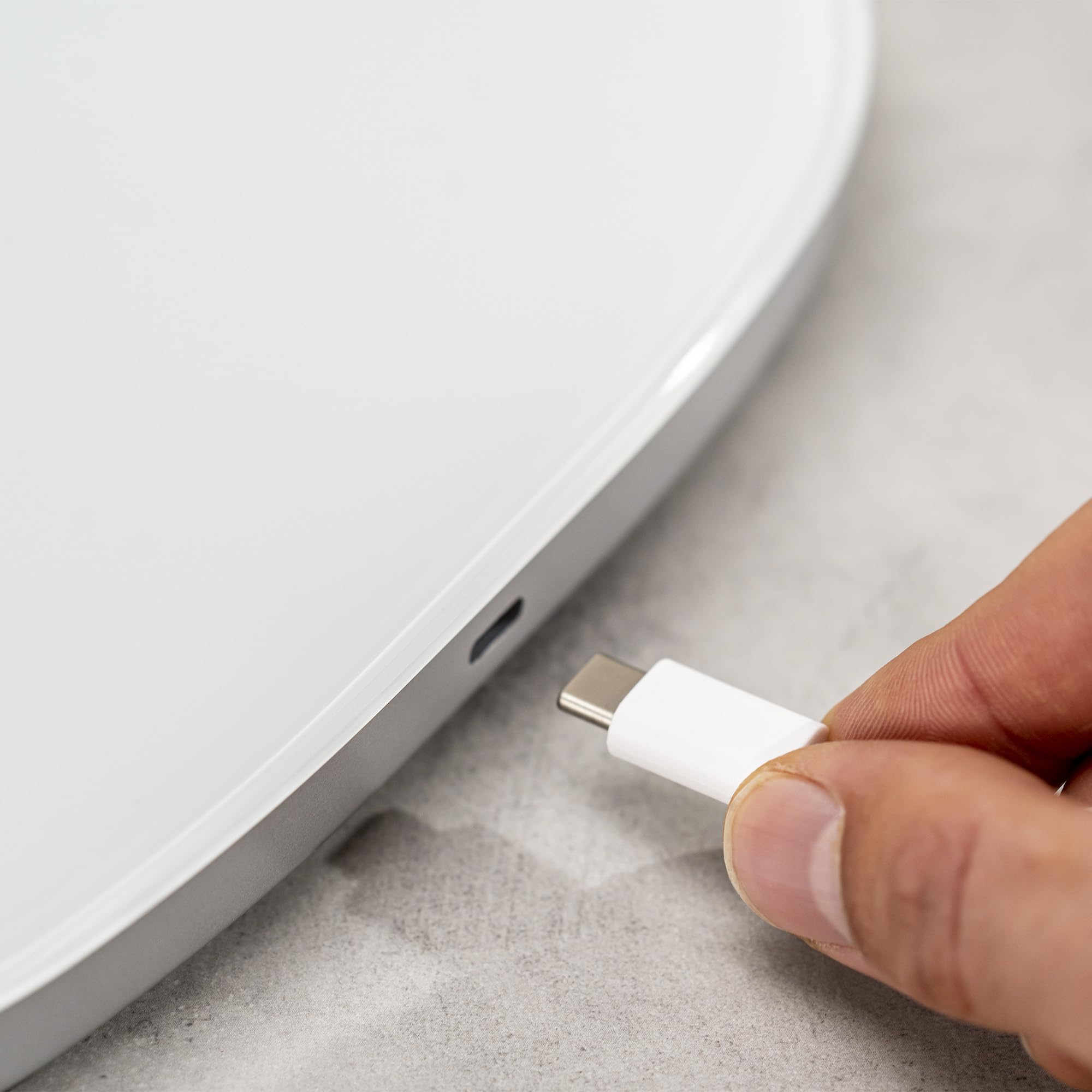 ZWILLING Enfinigy - Báscula digital 2 en 1 para cocina, estación de carga inalámbrica, peso máximo de 22 libras, gramos y onzas, precisión de 0.1 gramo, color blanco