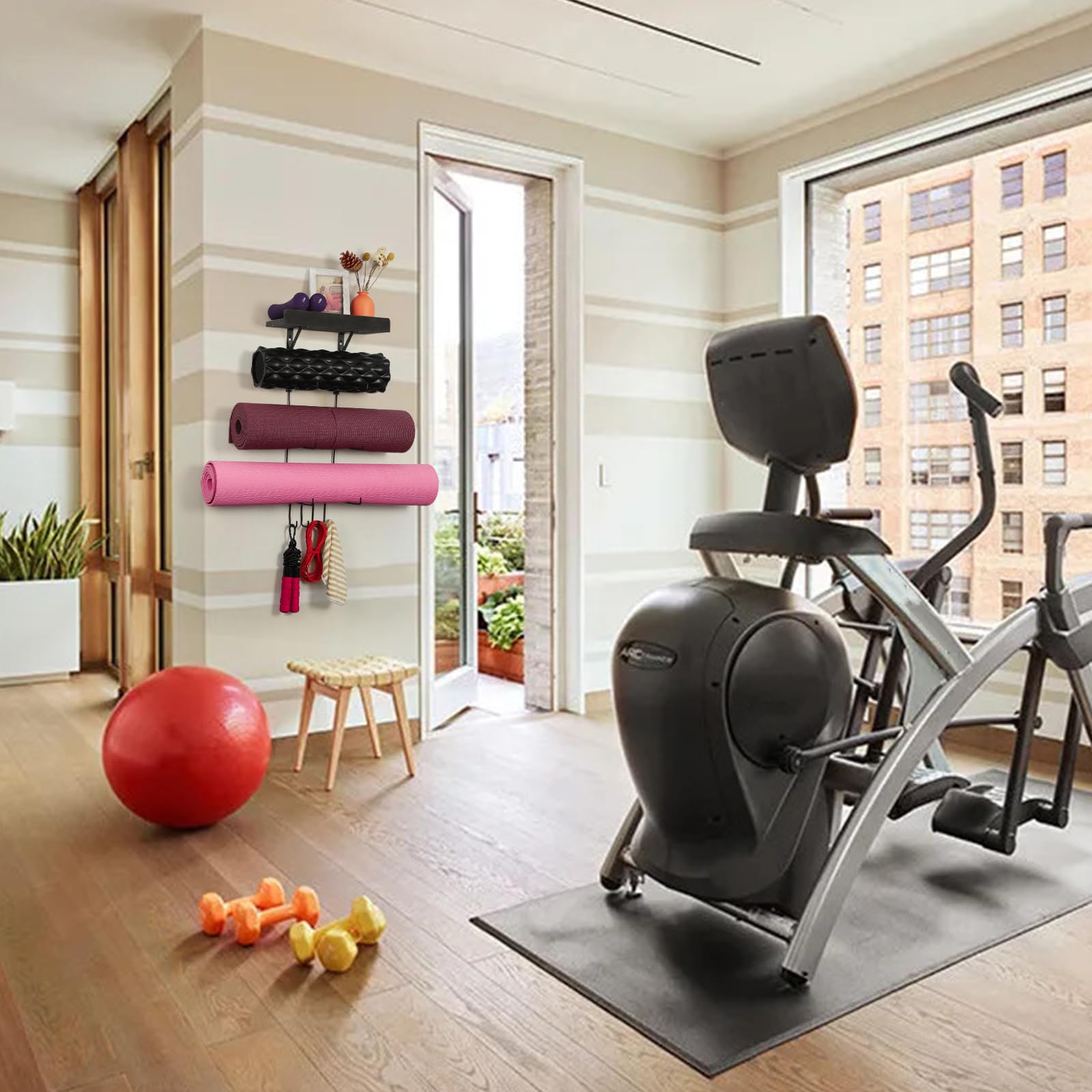 Bikoney Yogamattenhalter, Wandhalterung, Yogamatte, Aufbewahrung, Heim-Fitness-Zubehör mit schwebenden Holzregalen und 4 Haken zum Aufhängen von Schaumstoffrolle und Widerstandsbändern im Fitnesskurs