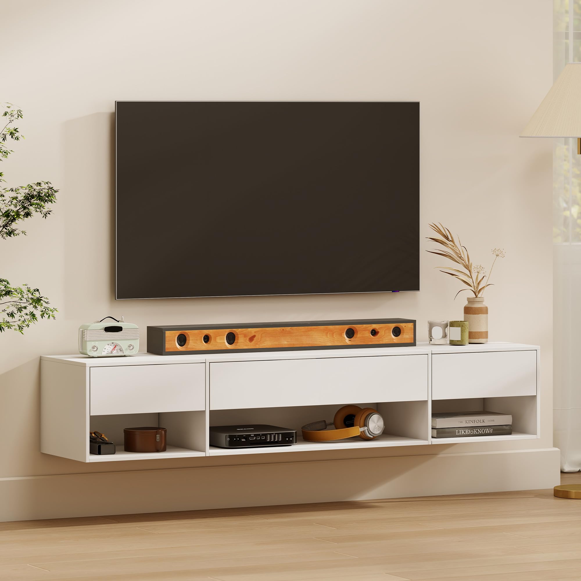 HOMCOM Set 2 Comodini Camera da Letto Sospesi 46x30x30 cm Bianco | Prese di Corrente, Cassetto, Ripiano Aperto, Coppia di Comodini Moderno, Tavolini per Divano, Soggiorno, Salotto, Camera
