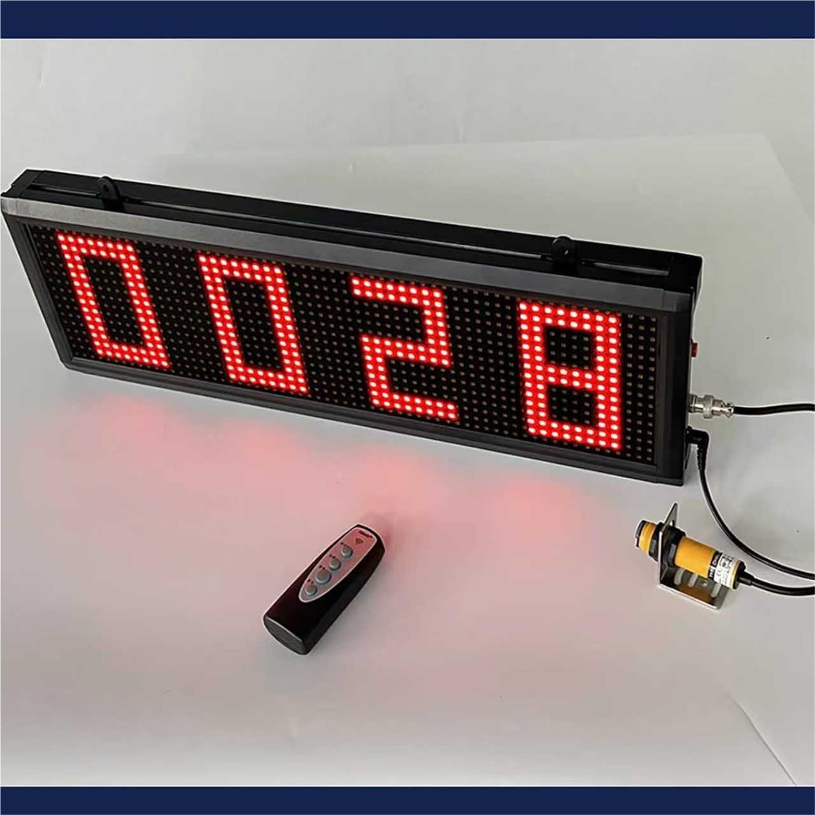 Contatore digitale a LED - Conta fino a 9999, memoria interruzione di corrente, distanza di rilevamento 70 cm, ideale per linee di produzione in fabbrica e nastri trasportatori