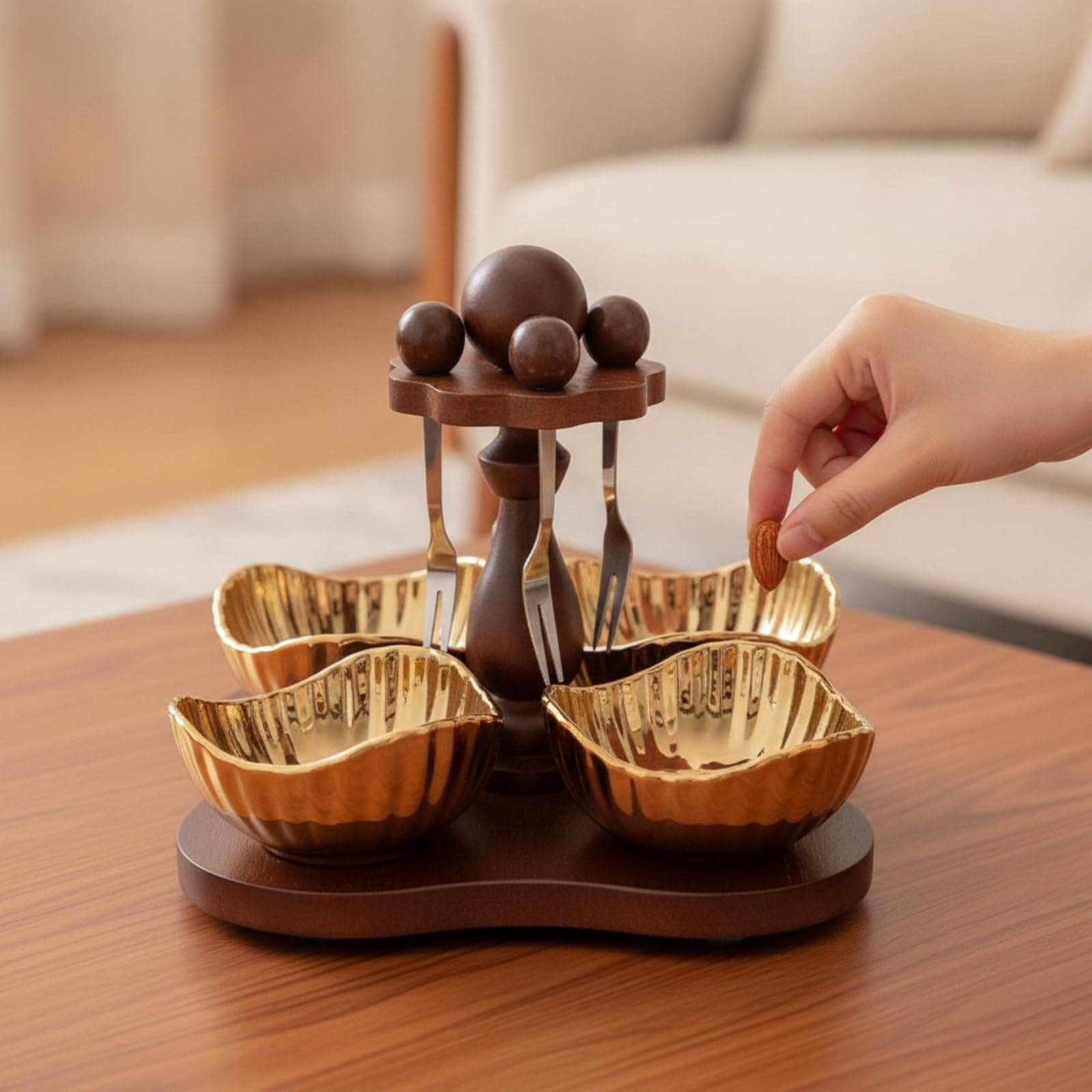 Gralara Elegant Snackschale mit 4 Fächern | Gerippte Metall-Optik, Servierschale mit fuß, dekorativ, Snackteller Fächern, für Couchtisch, Kaffeetafel, Silber