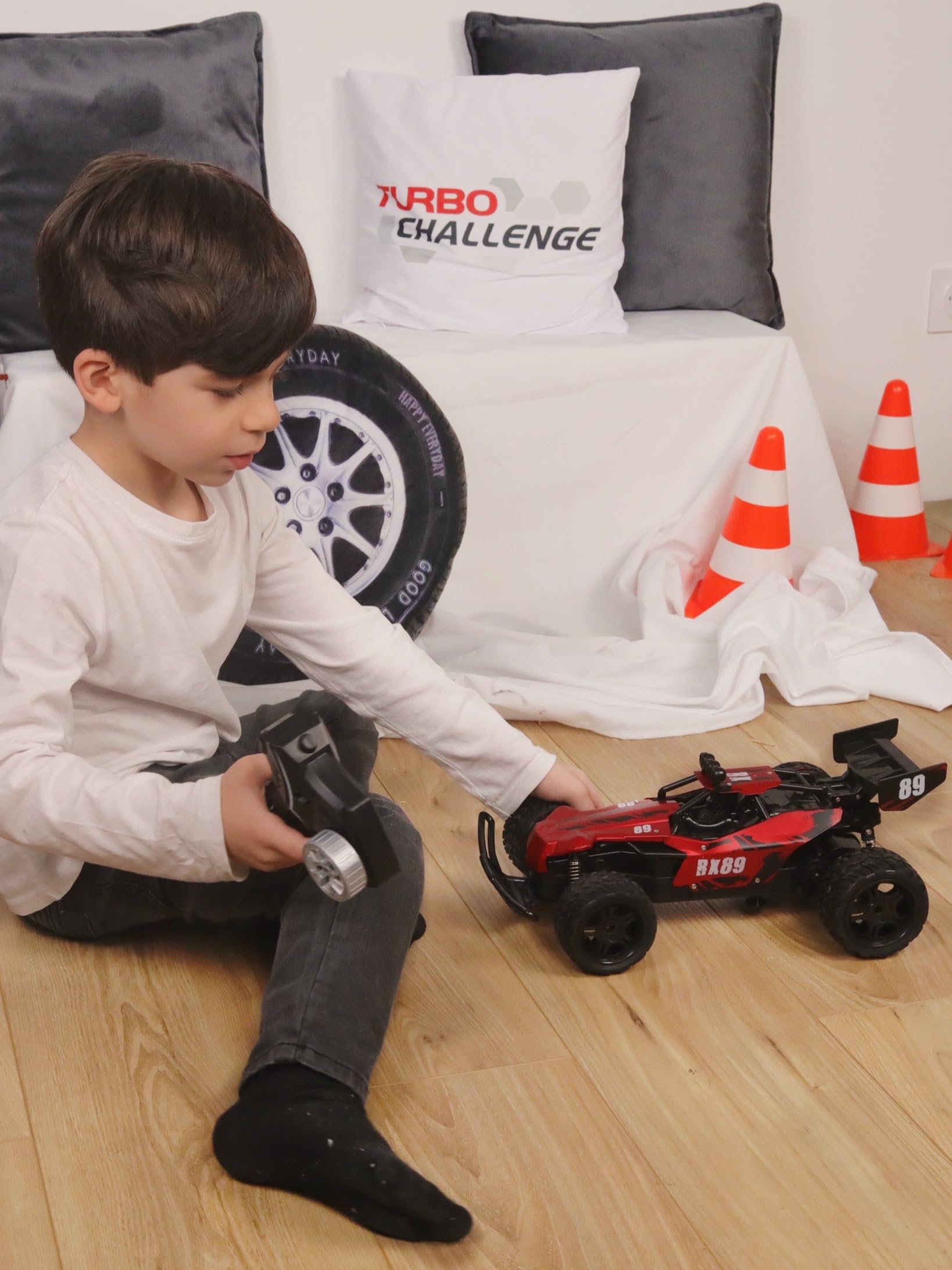 TURBO CHALLENGE - Coche RX 89 - Fundido a presión - 093721 - Coche teledirigido - Rojo - 1/12 - Listo para Usar - Batería Recargable y Pilas Incluidas - Metal - A Partir de 6 años