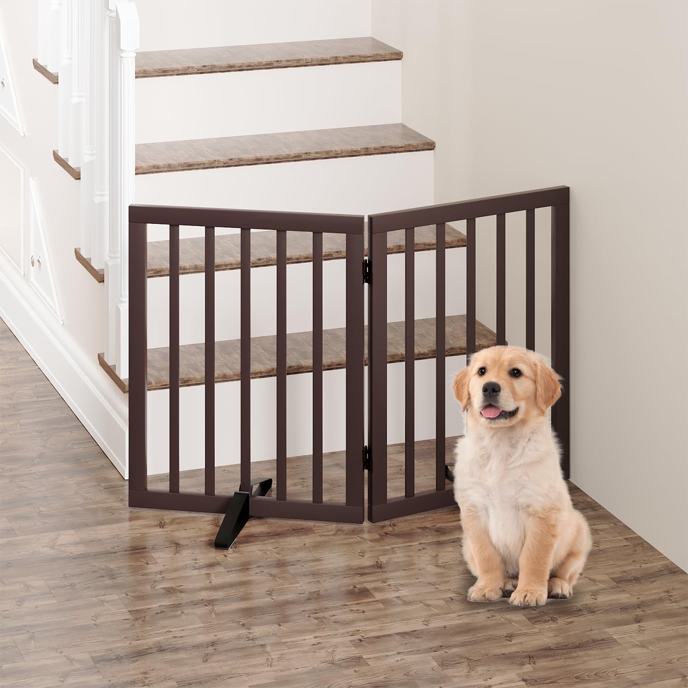 Hundegitter für Türöffnungen, freistehendes faltbares Hundegitter für Innenräume, Haustiergitter für Türöffnungen im Schlafzimmer, Welpengitter mit Metallstützfüßen, Raumteiler 2 Paneele (Braun)