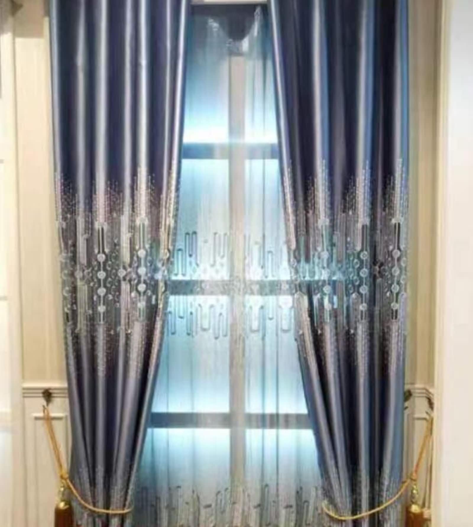Nieprzezroczyste zasłony wewnętrzne, zasłona okienna niebieska, haft poliestrowy, zestaw 2 szt., 132 W x 160 l cm