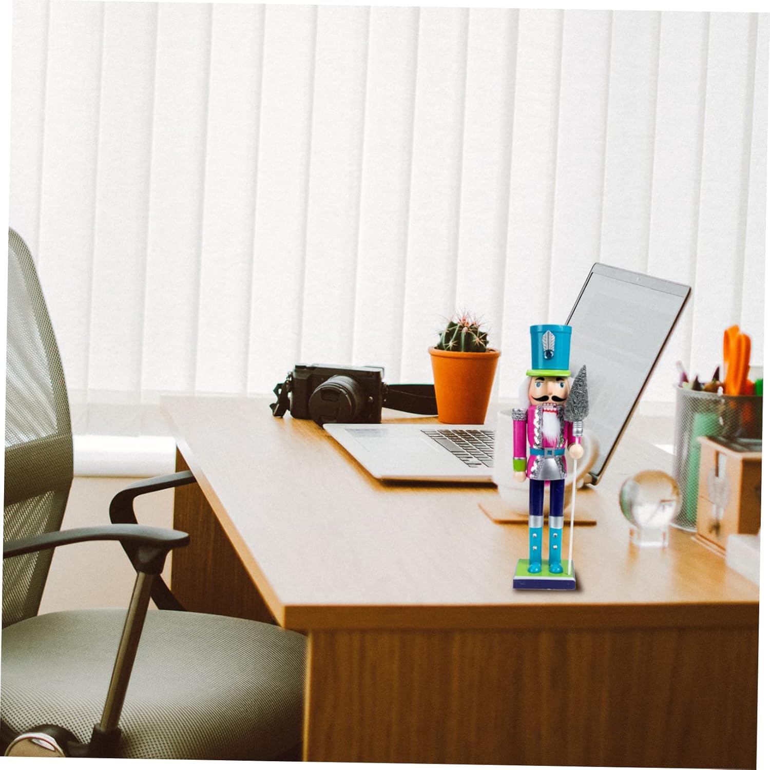 Colorful Wooden Nutcracker Soldier Xmas Table Ornament Hand Painted Christmas Nutcracker Decor Creative Holiday Figurine for Home Office Car Decoration