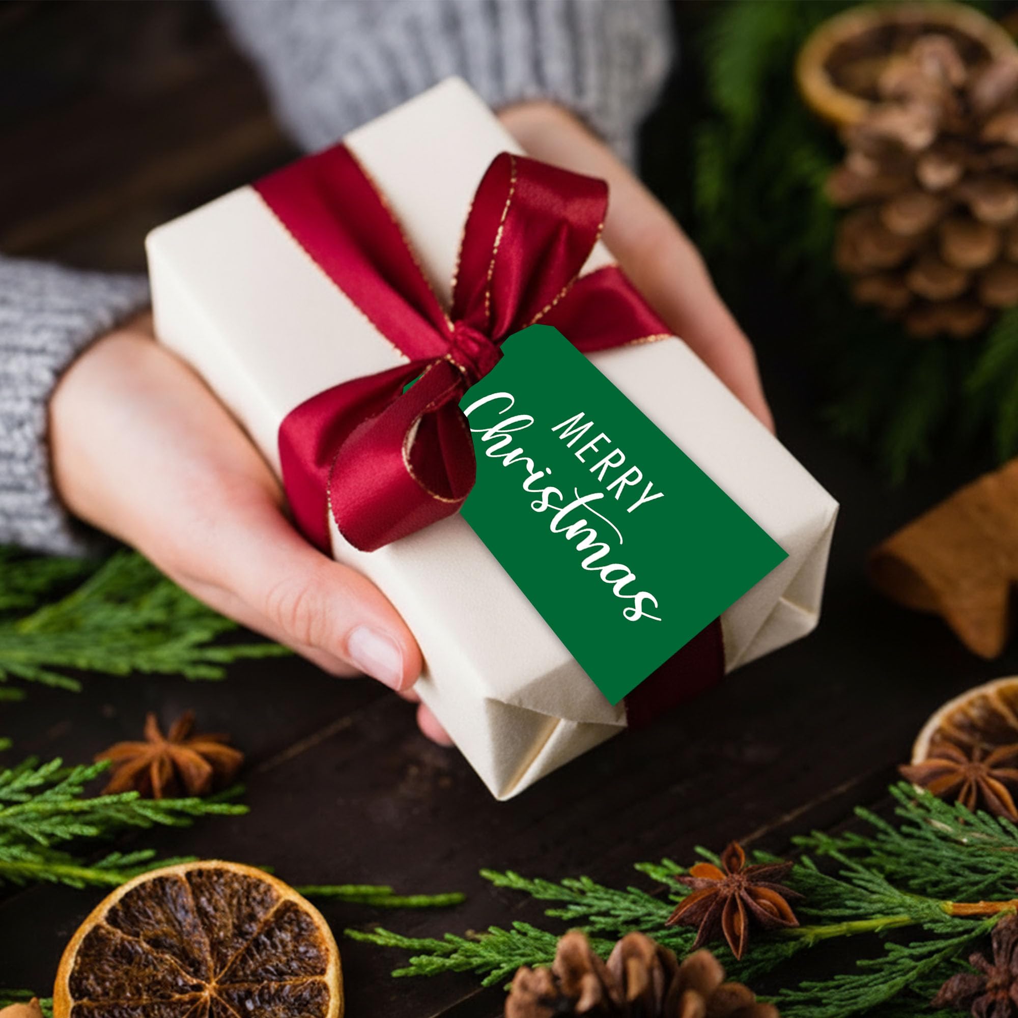 C07 Weihnachts-Geschenk-Etiketten mit Schnur, 5,1 x 8,9 cm, grün, minimalistische Weihnachts-Geschenkanhänger, 50 Stück