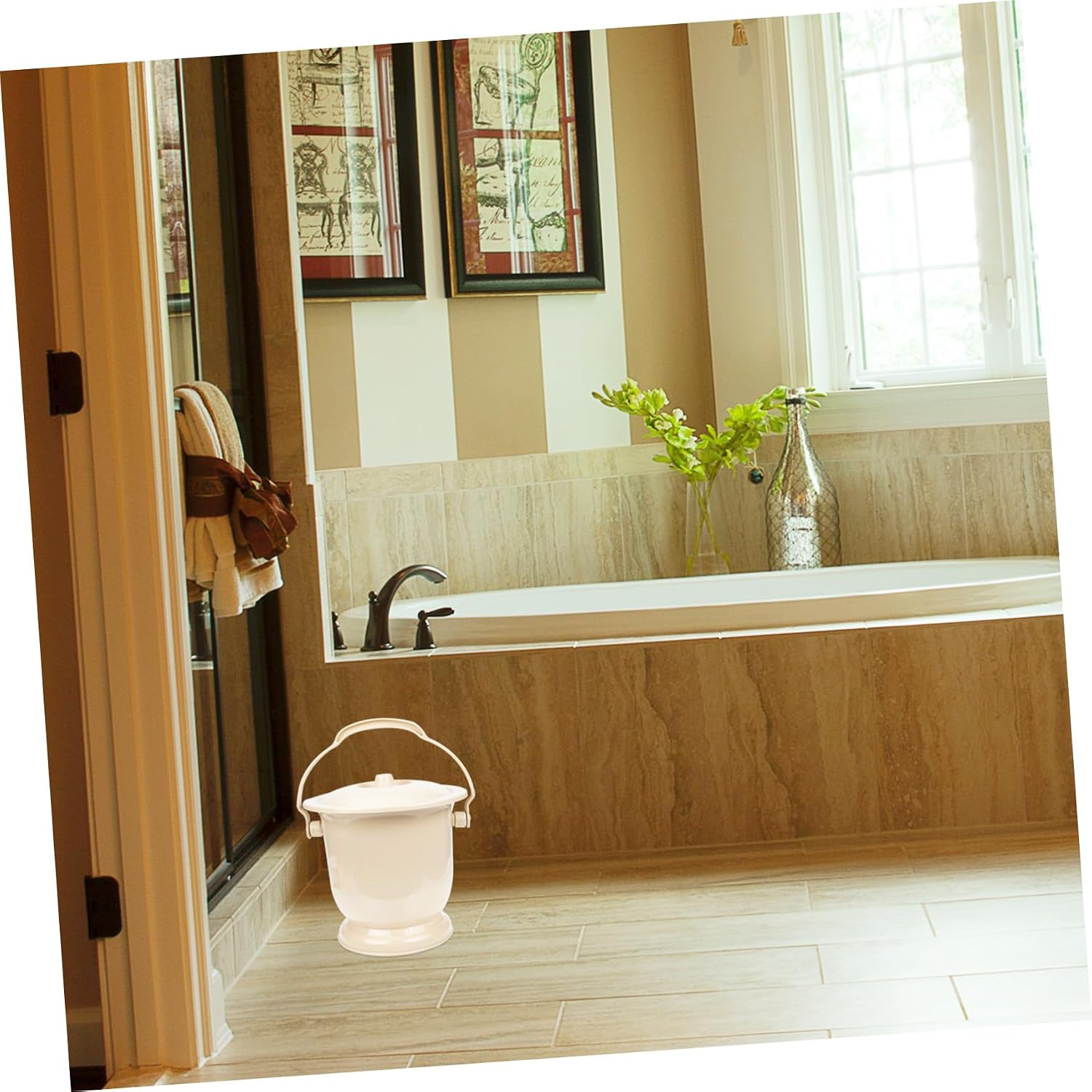 Sturdy Plastic Portable Urinal Handheld Potty Home Urinal Container Urine Storage Pot Easy to Carry