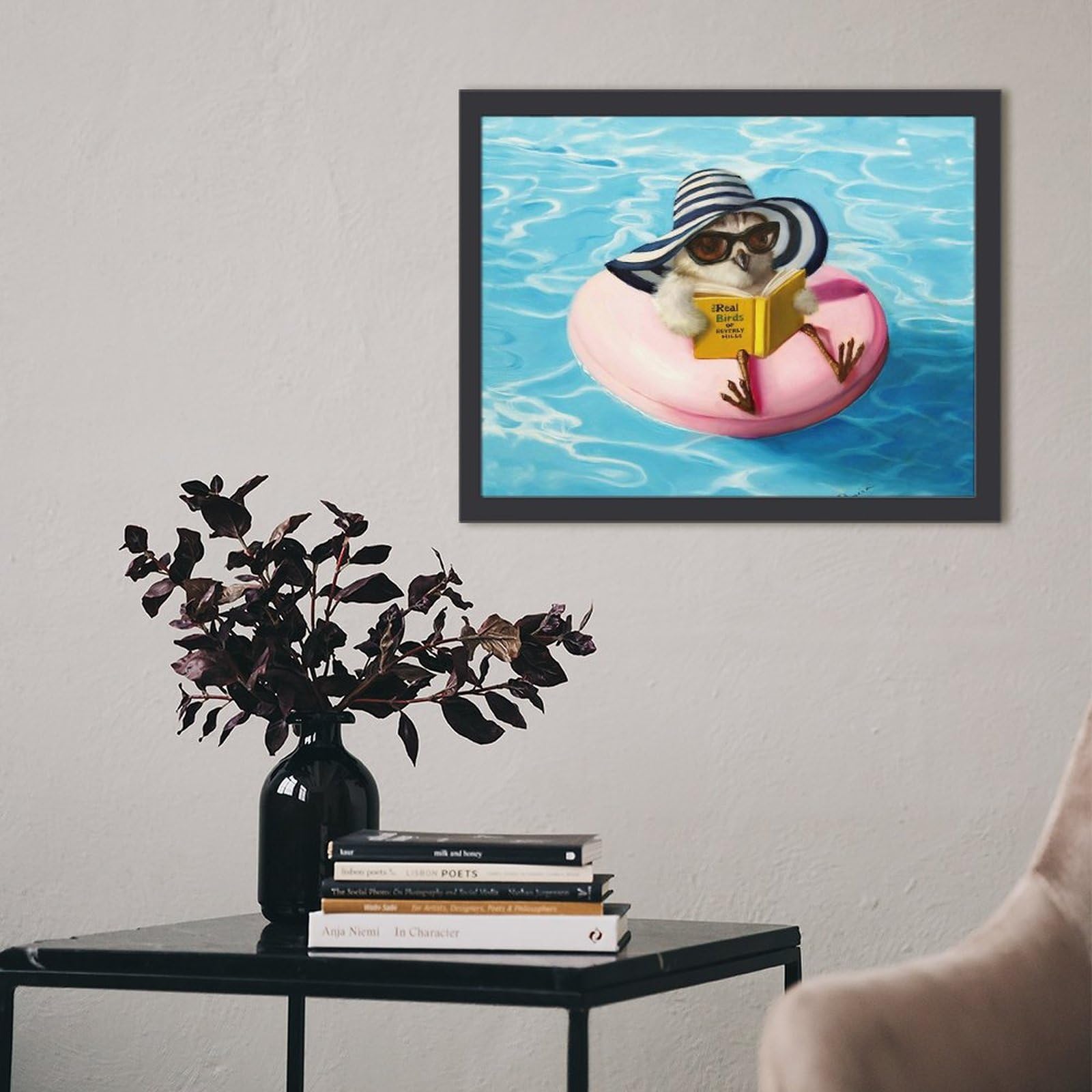 Amazon.co.jp: プールに浮かぶ鳥が本を読んでいる 絵画 絵 ポップな