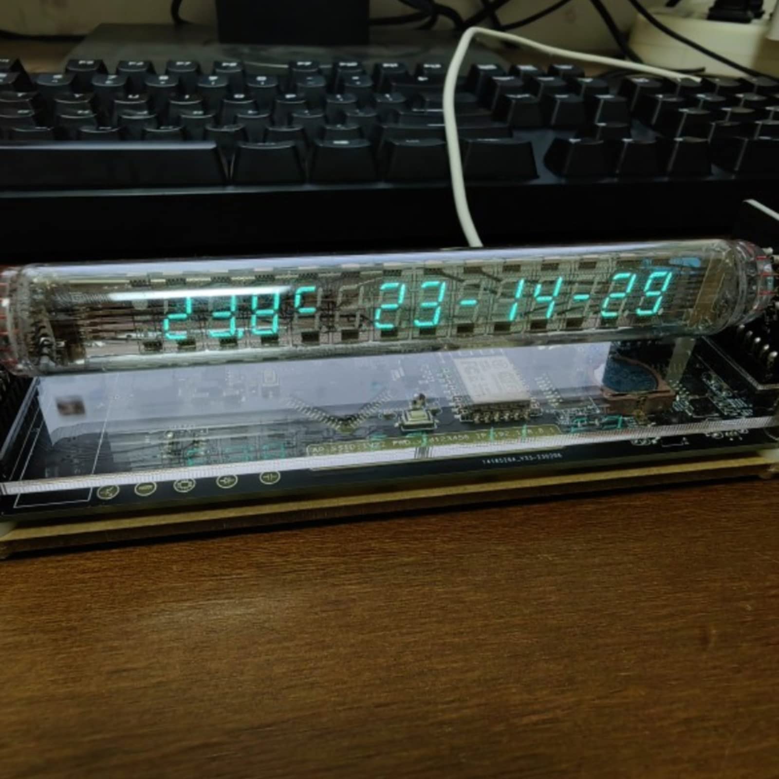VFD蛍光表示管 デジタル時計 IV-18使用 動作確認済 マニュアル有 IV-18 VFDチューブ ニキシー管 クロック アルミニウム合金ケース