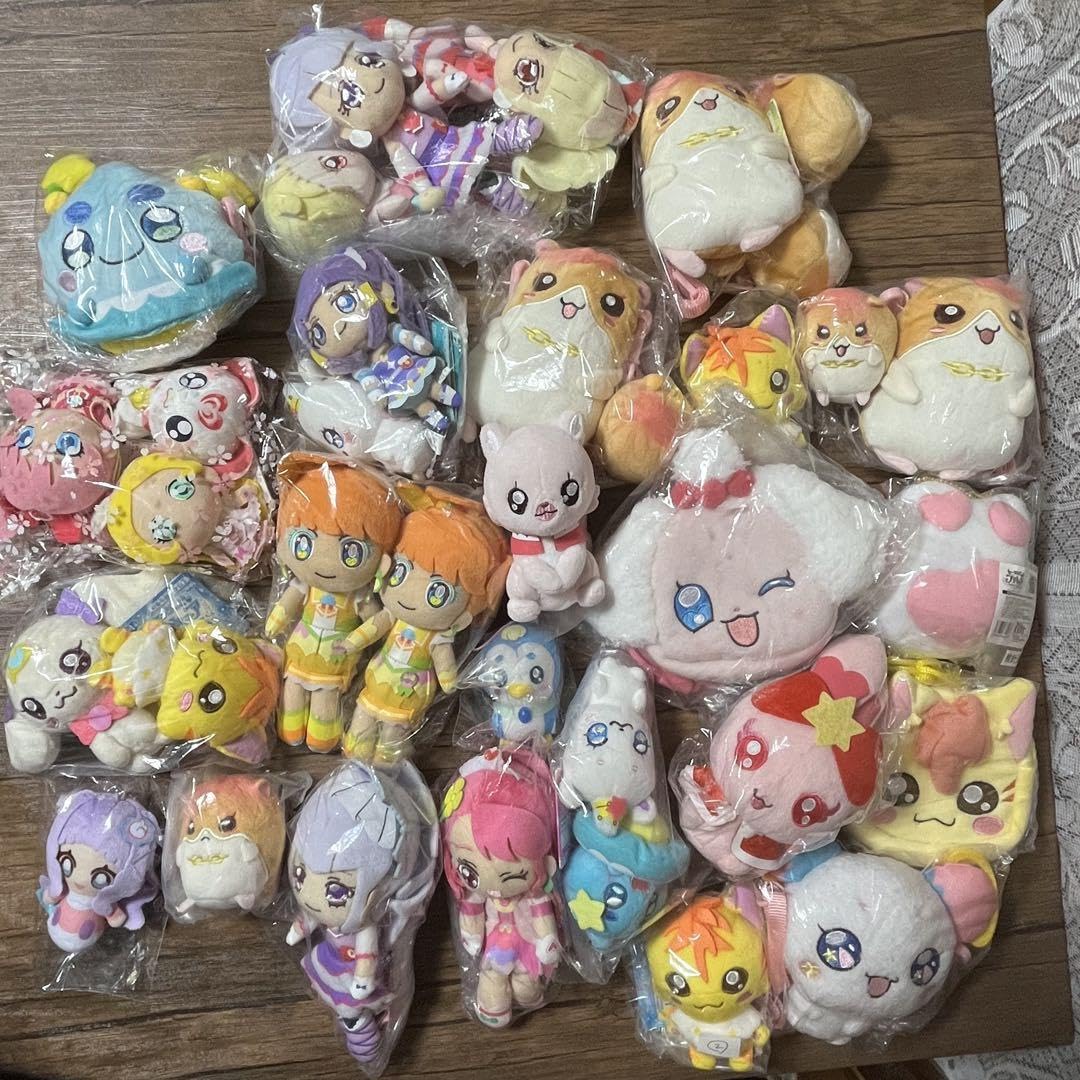 Amazon.co.jp: 歴代プリキュアグッズ セット130点越えセット