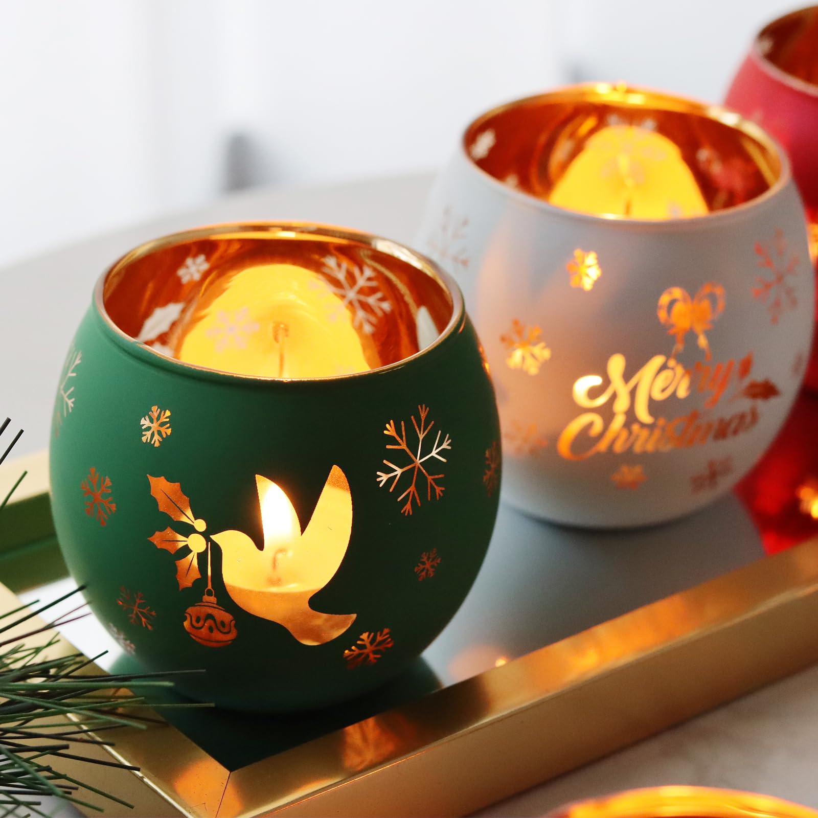 Juego de 6 portavelas votivos de Navidad, portavelas de cristal rojo, verde y blanco con 6 patrones de grabado láser para decoración de centro de mesa de Navidad en invierno