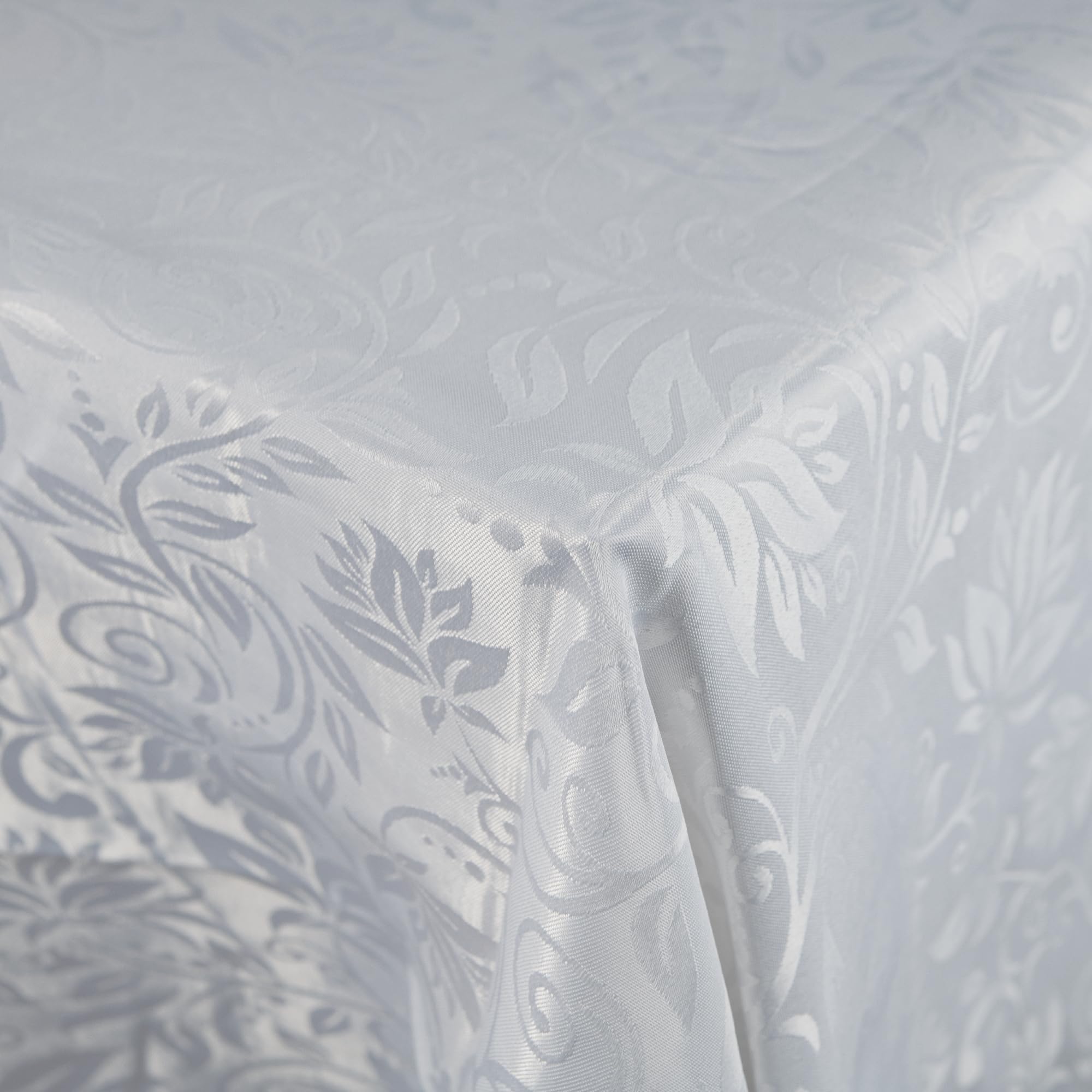 Comart Tovaglia Jacquard Antimacchia Copritavolo Poliestere Damascato 140x230 cm Bianca