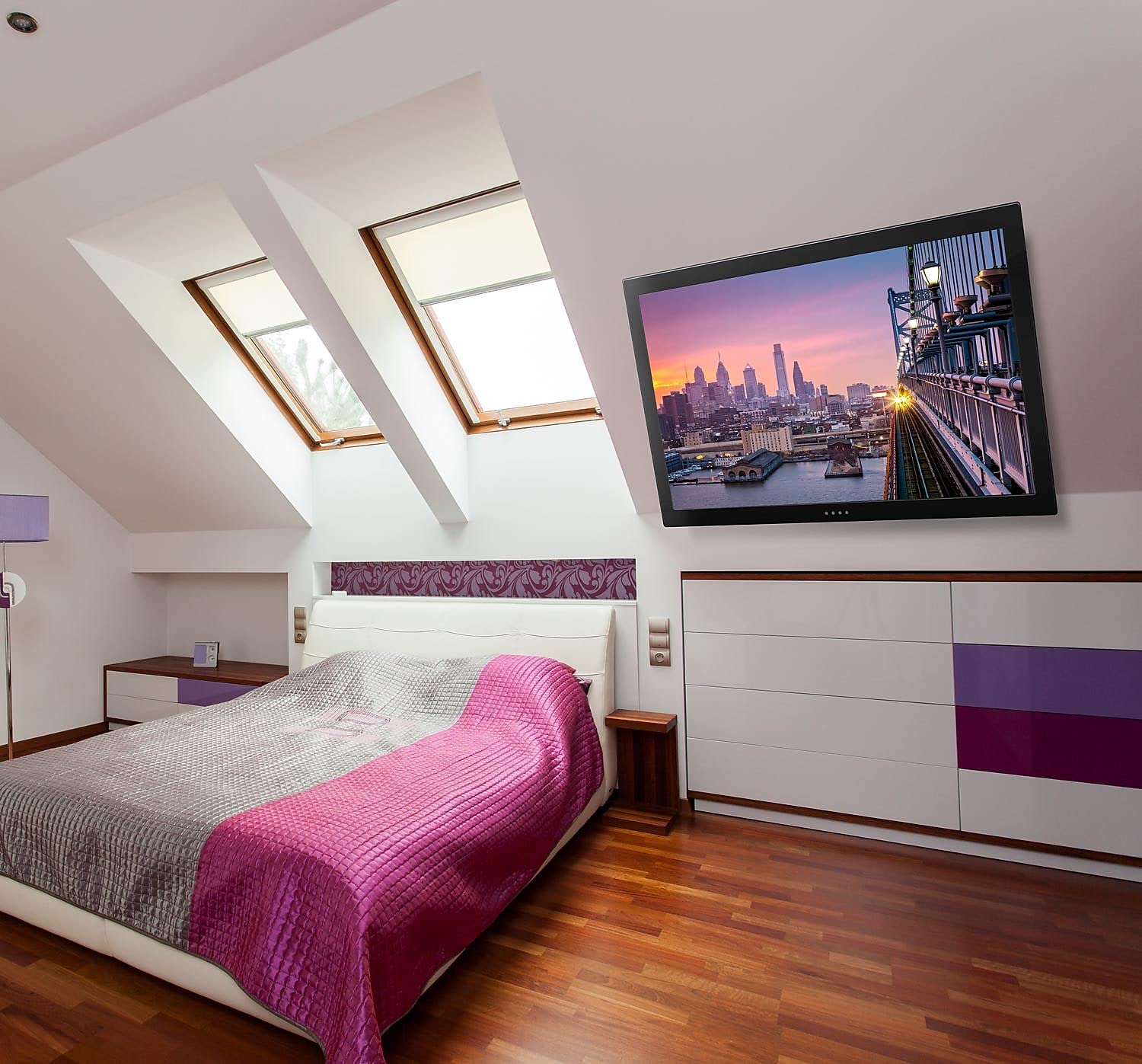 Mount-It Motorized Ceiling TV Mount Review - Dettaglio