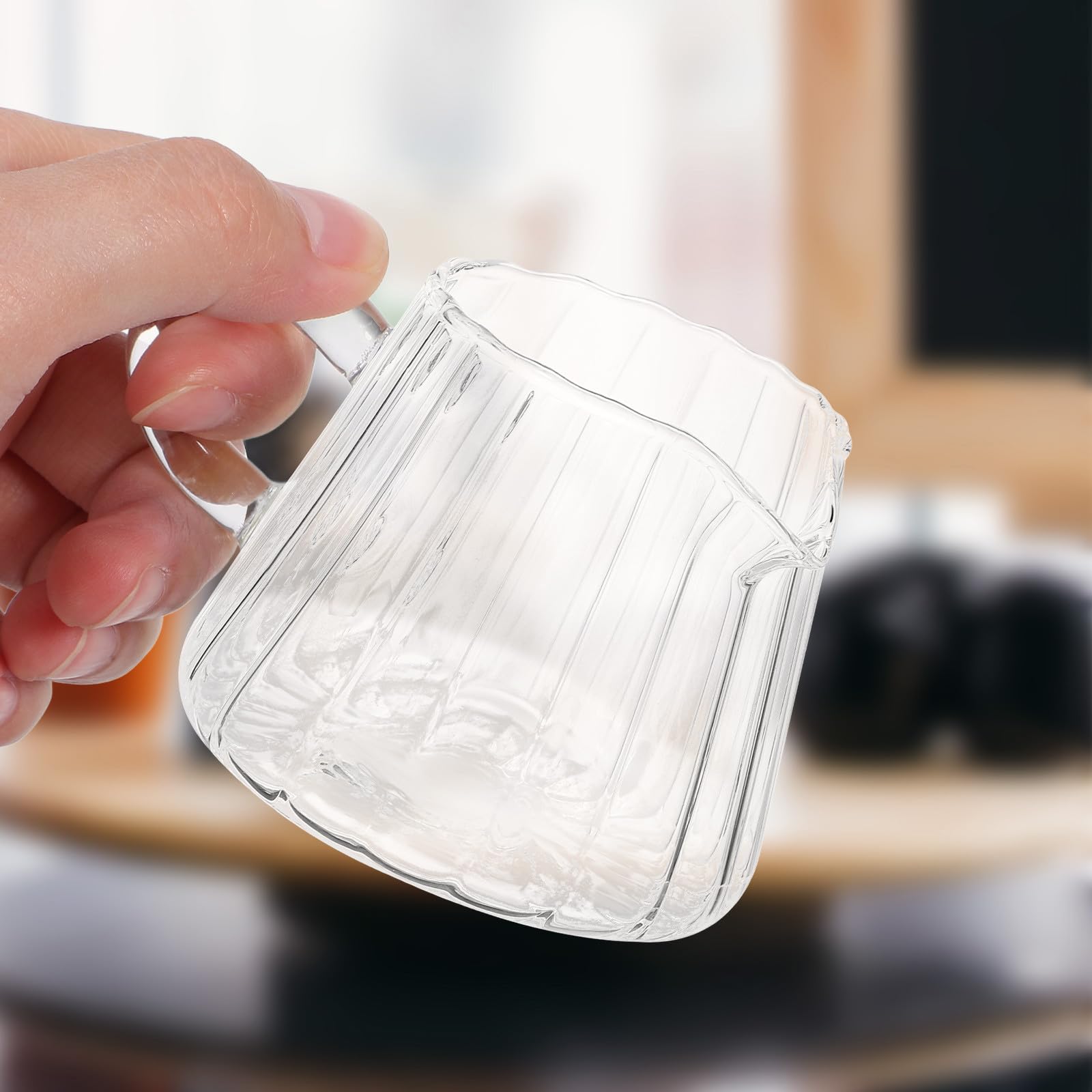 Szklany dzbanek na mleko, nadaje się do kuchenki mikrofalowej o wysokiej zawartości borokrzemu, 150 ml z ergonomicznym uchwytem do łatwego nalewania kawy i śniadania
