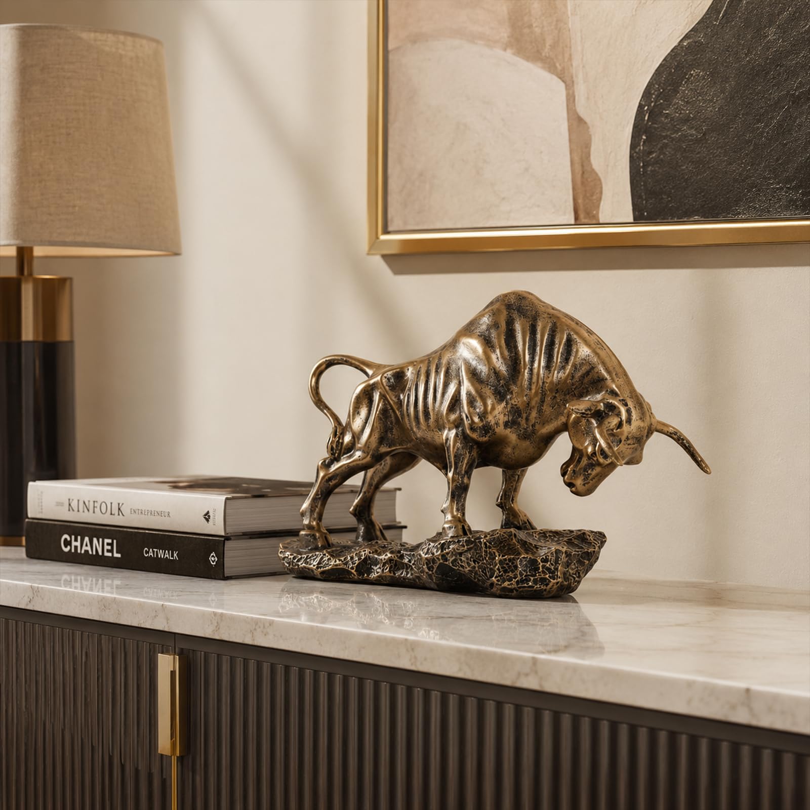 Statua di toro di Wall Street, scultura da scrivania in resina a forma di toro, ornamento del mercato azionario per mensola da ufficio, mensola da tavolo, consulente finanziario, decorazione