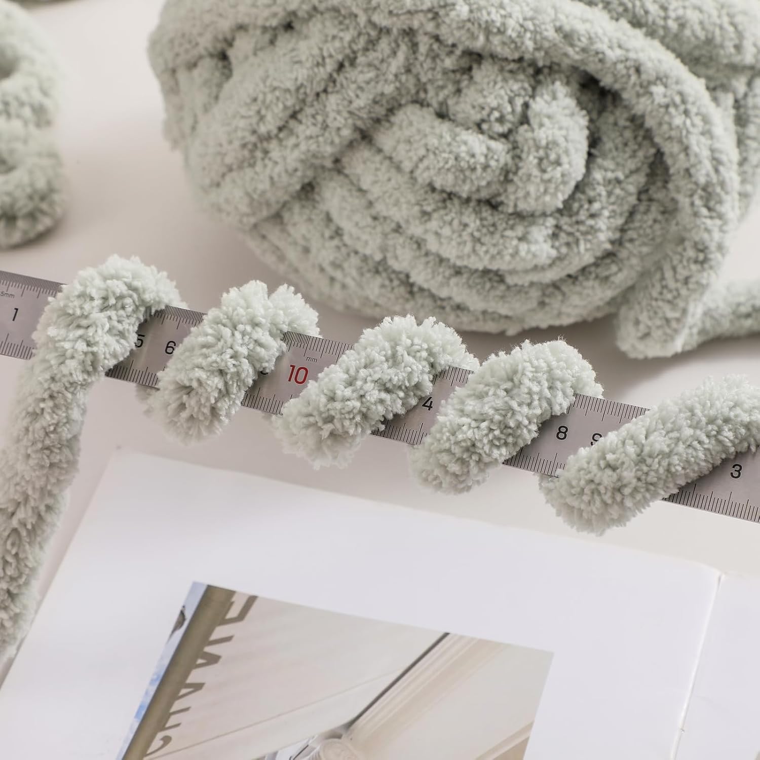 bearberry Jumbo Chenille Yarn, Super Bulky 6 - Extra Plush & Skin-Friendly for Chunky Knit Blankets, Arm Knitting & Crocheting 8-Pack (8oz/25yd Per Skein), Machine Washable, Ultra Soft, Green