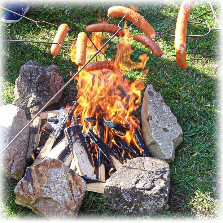 Fourchette à barbecue robuste - Broches à barbecue inox 120cm - 10x pièces - Accessoires pour barbecue - Laqué noir avec manche en bois, idéal pour les brochettes de guimauve