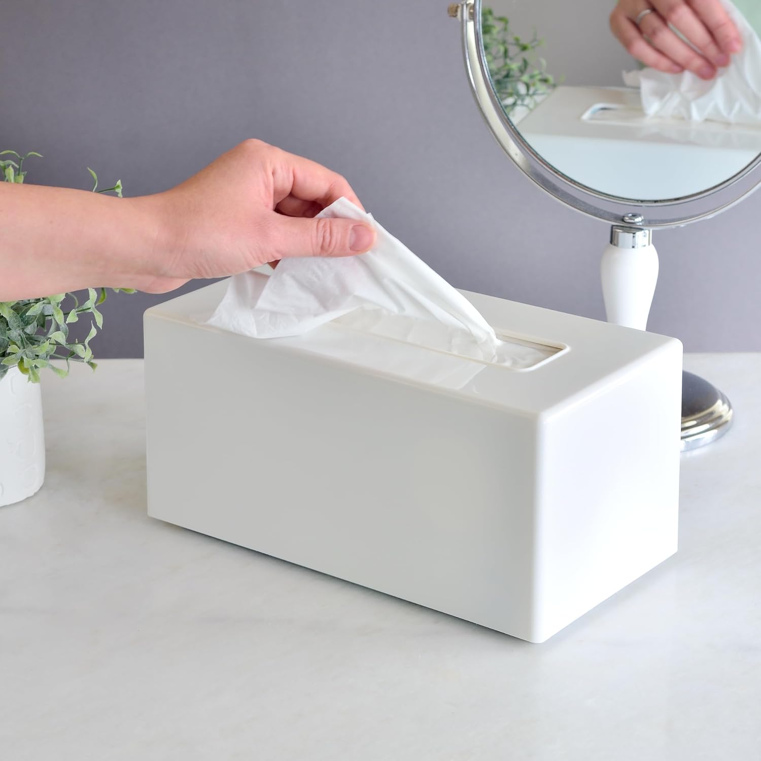 Youngever 2 Pack Tissue Box Covers, Plastic Rectangle Tissue Box Holders, Rectangle Napkin Box Holders (White)