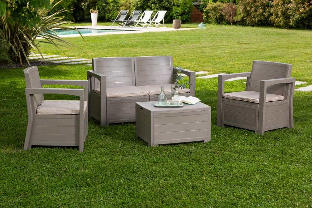 SIEDITI FUORI E DENTRO Set salottino da giardino, esterno 4 posti in resina polipropilene effetto legno con cusicni e tavolino contenitore Licata (Tortora)