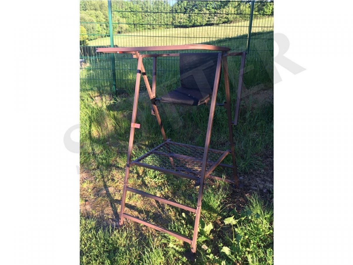 Puesto de caza portátil/Altura de asiento: 1,08m / De acero macizo/Soporte para el arma abatible/Silla elevada