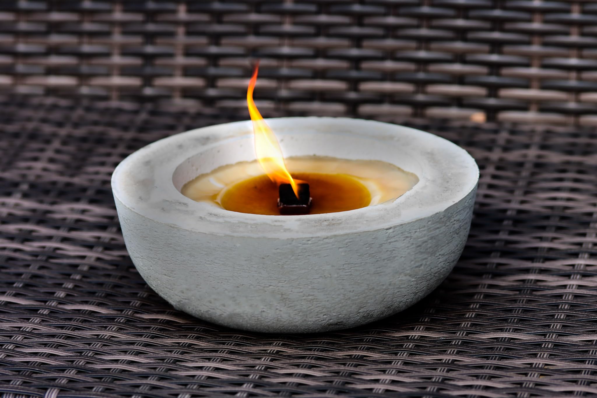 Beton Outdoor Kerze mit Dauerdocht Flamme, Brenndauer verlängern mit Wachsresten, Tischfeuer, Balkon,Gartenfackel von Gedankenwunder Manufaktur