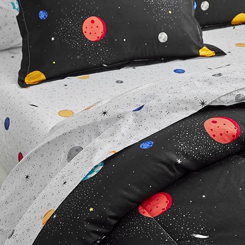Miniatura 5 de UOZZI BEDDING Juego de ropa de cama de 4 piezas para niños pequeños, estilo espacial negro con estrellas y planetas, color negro, lindo incluye
