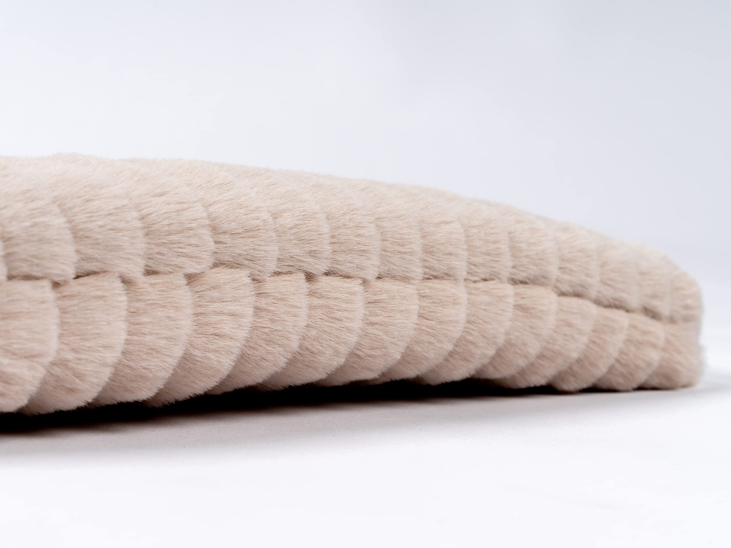 TrendPet Harmony 4cm gefütterte Hundedecke, Katzendecke, Liegedecke für Hunde und Katzen (Creme, 75x55cm)