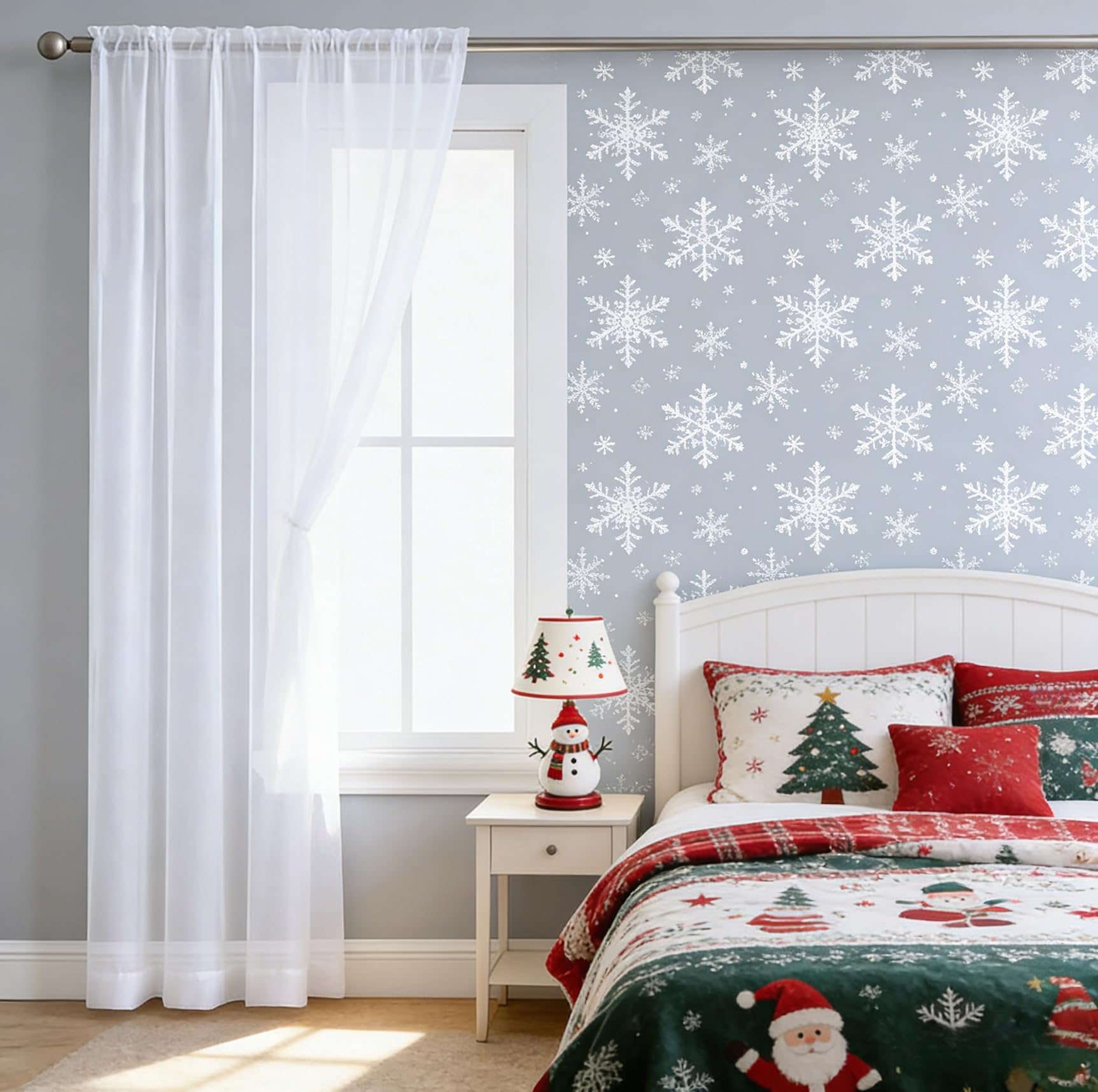 Cortinas translúcidas para un salón moderno y luminoso de diseño monocolor blanco