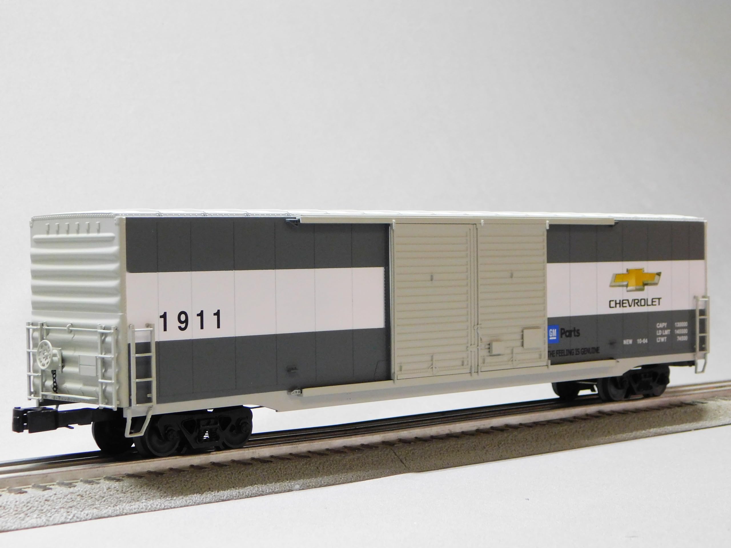 Lionel Chevrolet 60' BOXCAR #236140 O Gauge 2326140