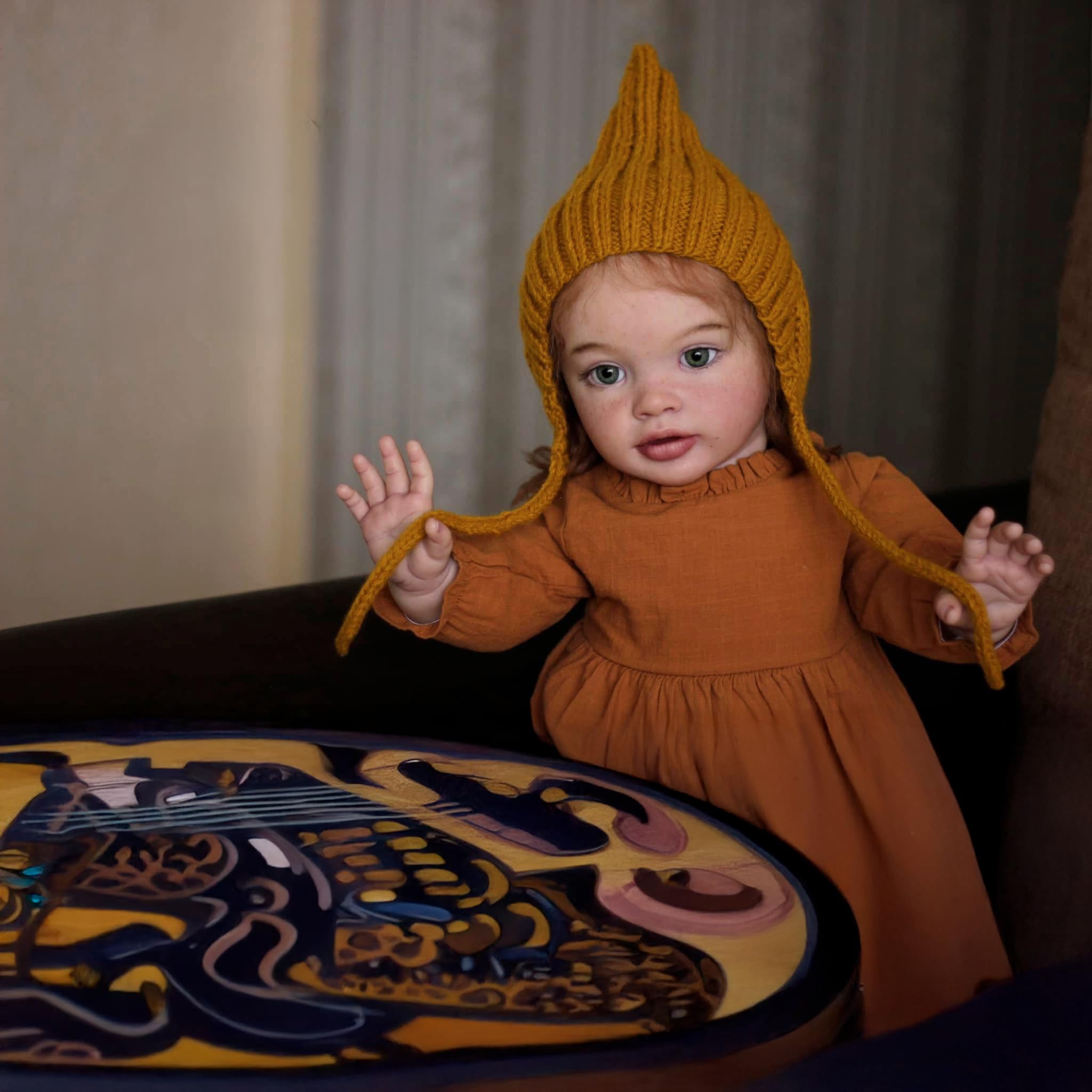 Anano Muñeca Reborn Toddler Gigante 70cm 26" Bebé Realista En Silicona con Pecas 3D Y Textura Piel De Recién Nacido Edición Coleccionista (Incluye Vestido Completo, Medias + Accesorios)