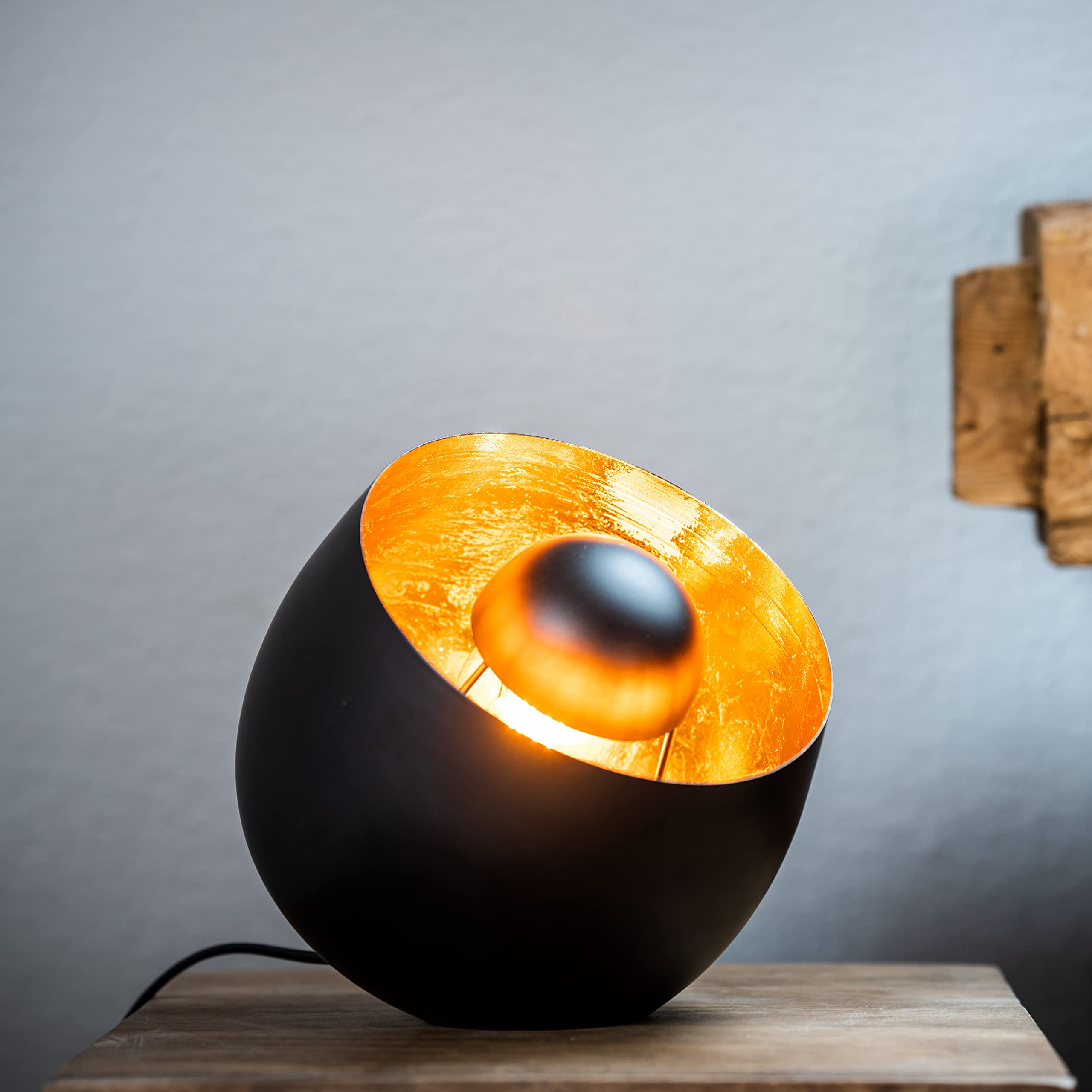 ZEYA Tischleuchte schwarz gold Metall, Ø 23, rustikale Standleuchte Tisch, runde Dekoleuchte schwarz, industrial & retro Style, E27 Fassung max 40 Watt, Wohnaccessoire & Geschenk für neues Zuhause