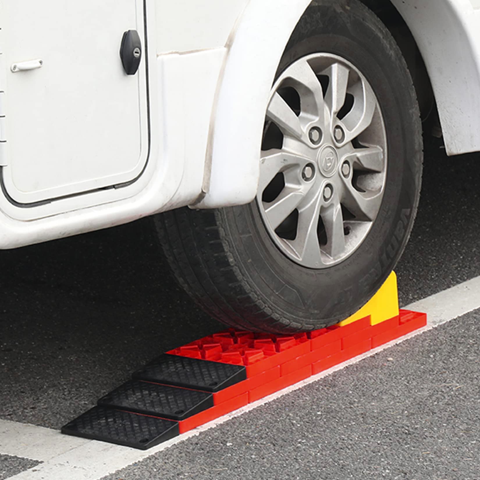 Homeon Wheels RV Leveling Blocks, 2.0 Upgraded Ramp Design, One Top Tire Wheel Chock and 9 Pack Interlocking Leveling Blocks with Carry Bag