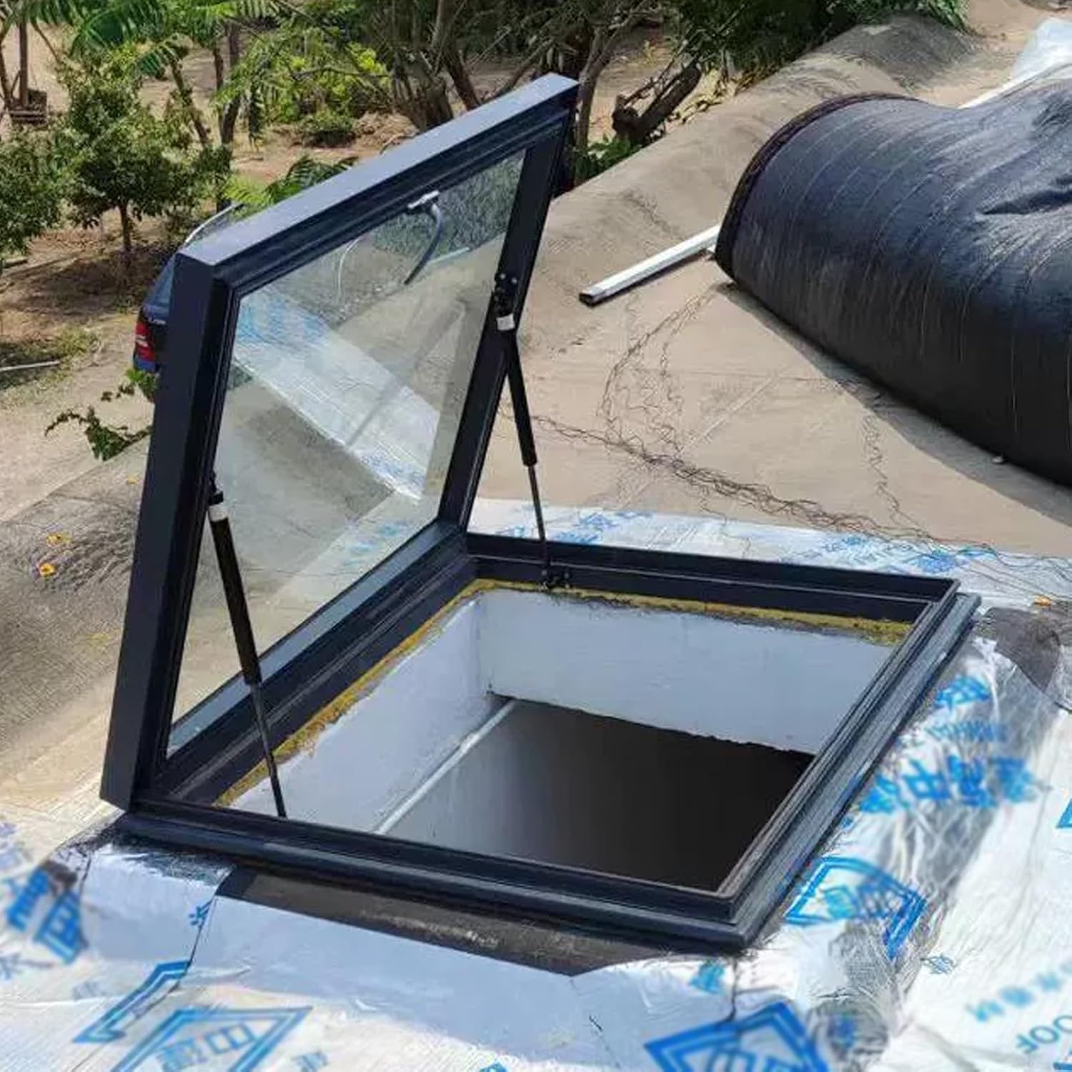 Skylight House Roof Window, Sloped Flat Roof Lighting Well Window, Attic Skylight, Aluminum Alloy Frame+Tempered Glass, Roof Access Hatch for Basement/Attic/Shed House(LxW 55x55cm/21.7x21.7in)