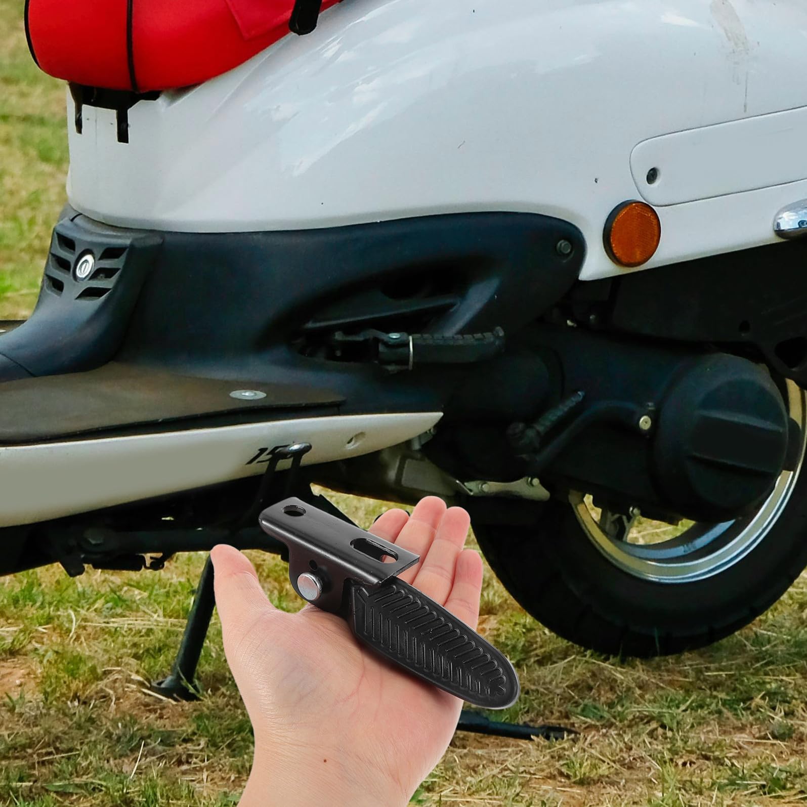 Pedalini per Scooter Elettrico Pieghevoli in Alluminio Nero, Coppia di Poggiapiedi Posteriori per Bicicletta e Moto, Stabilità e Comfort per Passeggero Stili multipli