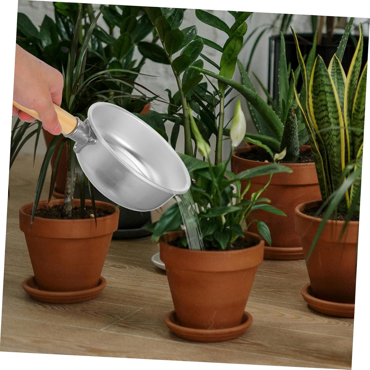 Aluminum Water Ladle with Wooden Handle, Easy to Use for Kitchens