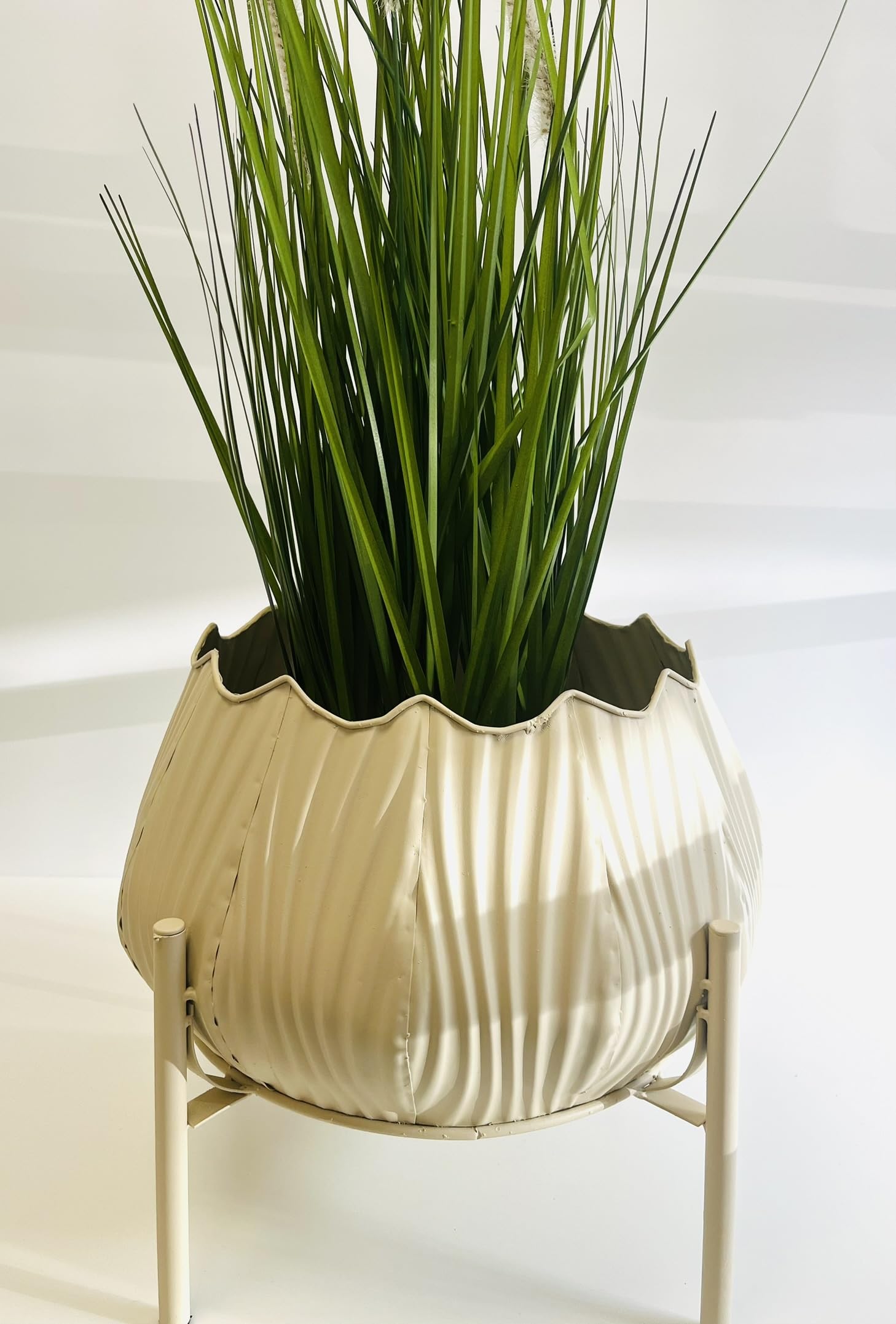 My Square Mile Cream Plant Pot, Indoor Vintage Planter With Legs, Cachepot 31Cms Wide 30Cms Height (Short Height 30Cm Width 31Cm Pot Opening 24Cm)