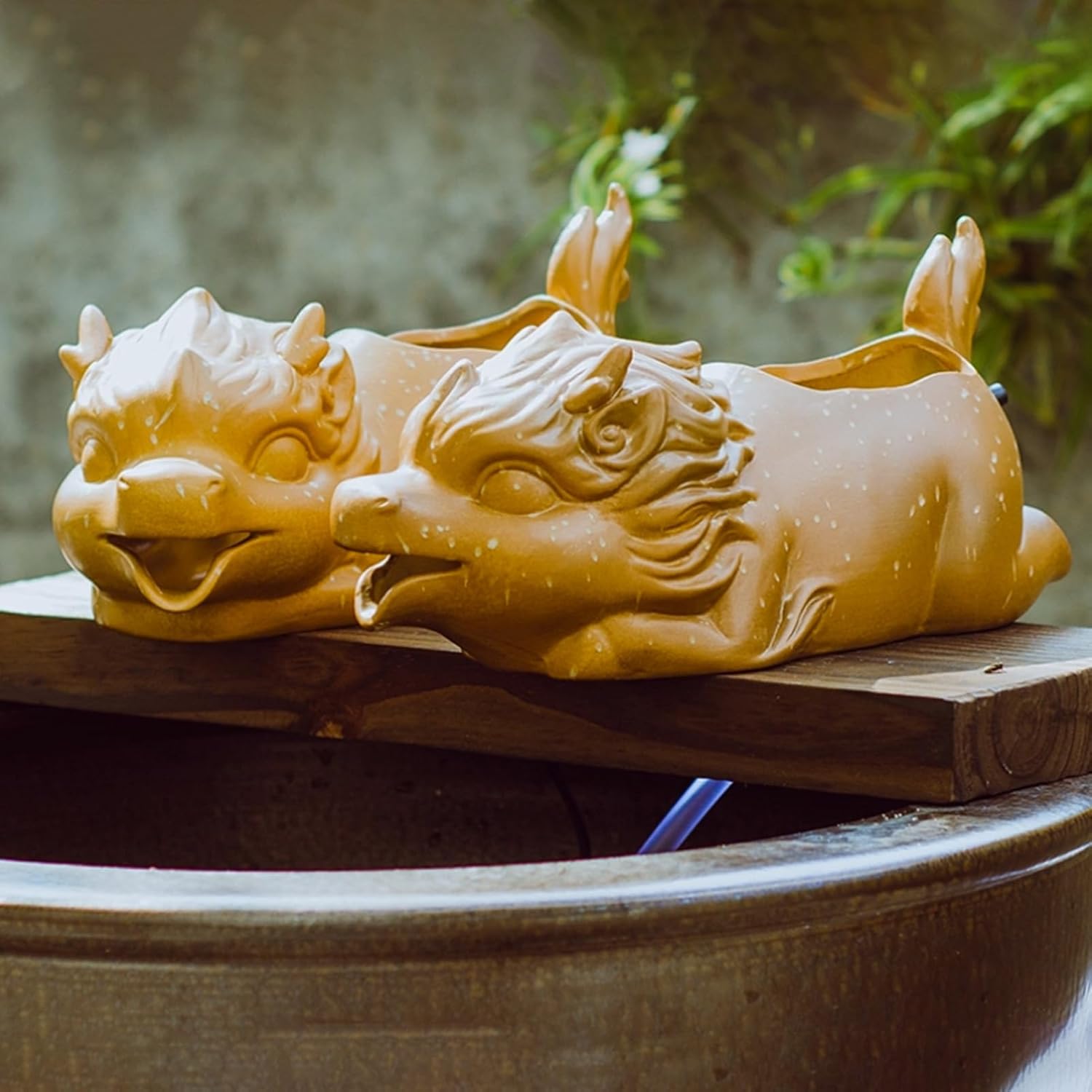 1 Pair Animal Pond Fountains, Animal Pond Spitters, Spitters for Small Ponds, Ceramic Pot Fountain Spitter, Water Feature for Small Ponds Patio Deck and Home(Brown)