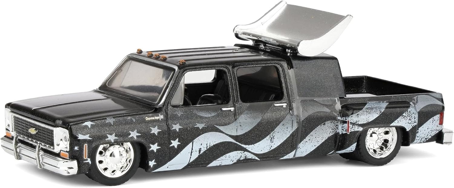 M2 Machines 1/64 1973 Chevy Cheyenne Super30 Stars & Stripes Pickup Truck 39000-MJS07