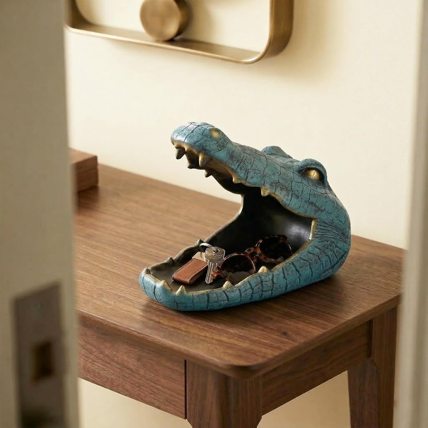 LCCCK Alligator Statue Resin Candy Dish Decorative Tray Gator Decor Figurine Fun Animal Key Bowl for Home Living Room Bedroom Office Entryway Shelf Gift Trinket Container Storage Box