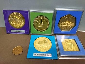 【希少】池田大作　先生　サイン入　記念　ゴールド　メダル　ナポレオン　展開催記念 Amazon.co.jp: 保管品 創価学会 メダル 記念品セット SGI 池田