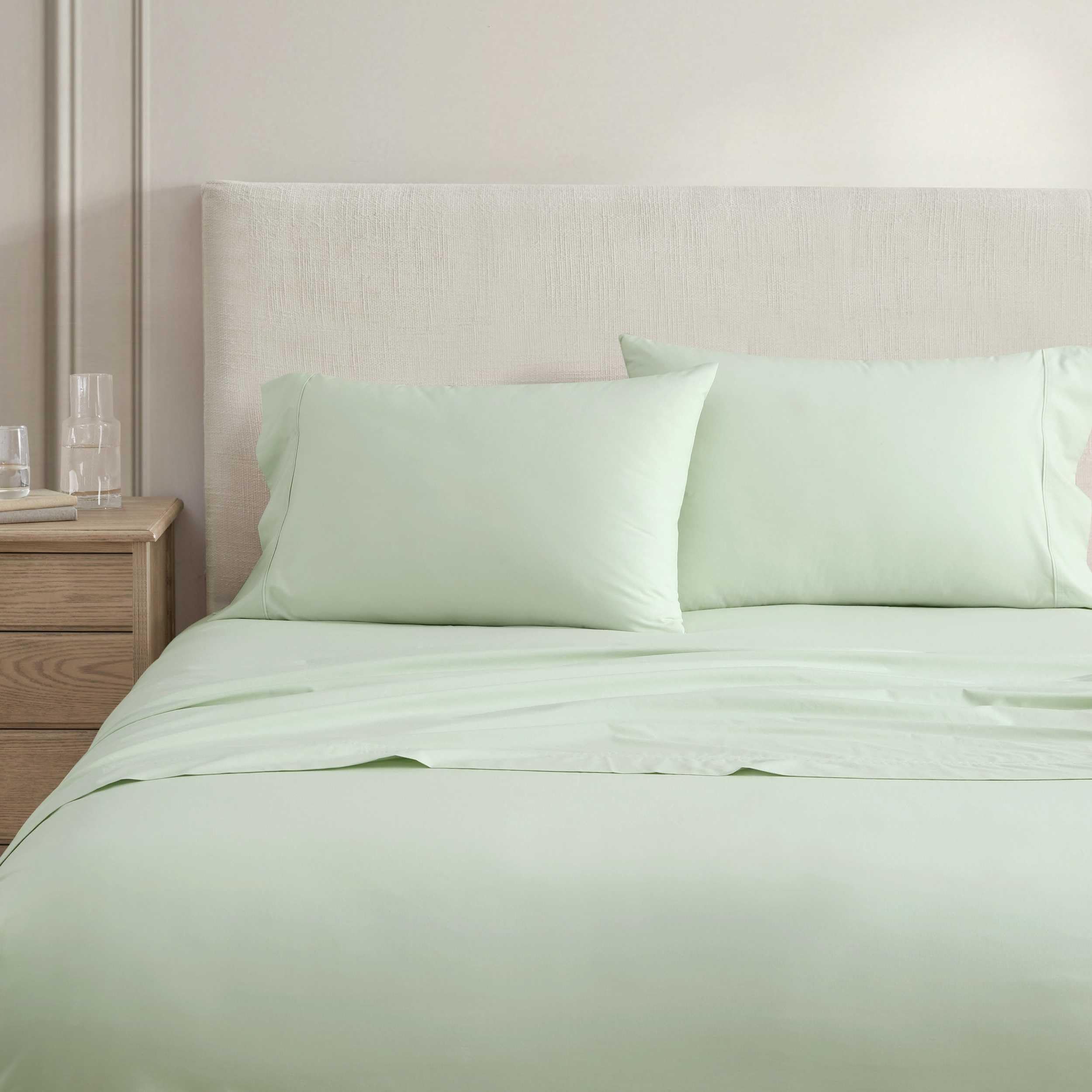 Martha Stewart - King Size Sheets Set, Crisp & Tailored Cooling Sheets w/a Naturally Smooth Cotton Percale Lightweight Feel - Matching Pillowcases & Fitted Sheet (Skylands Solid Green)