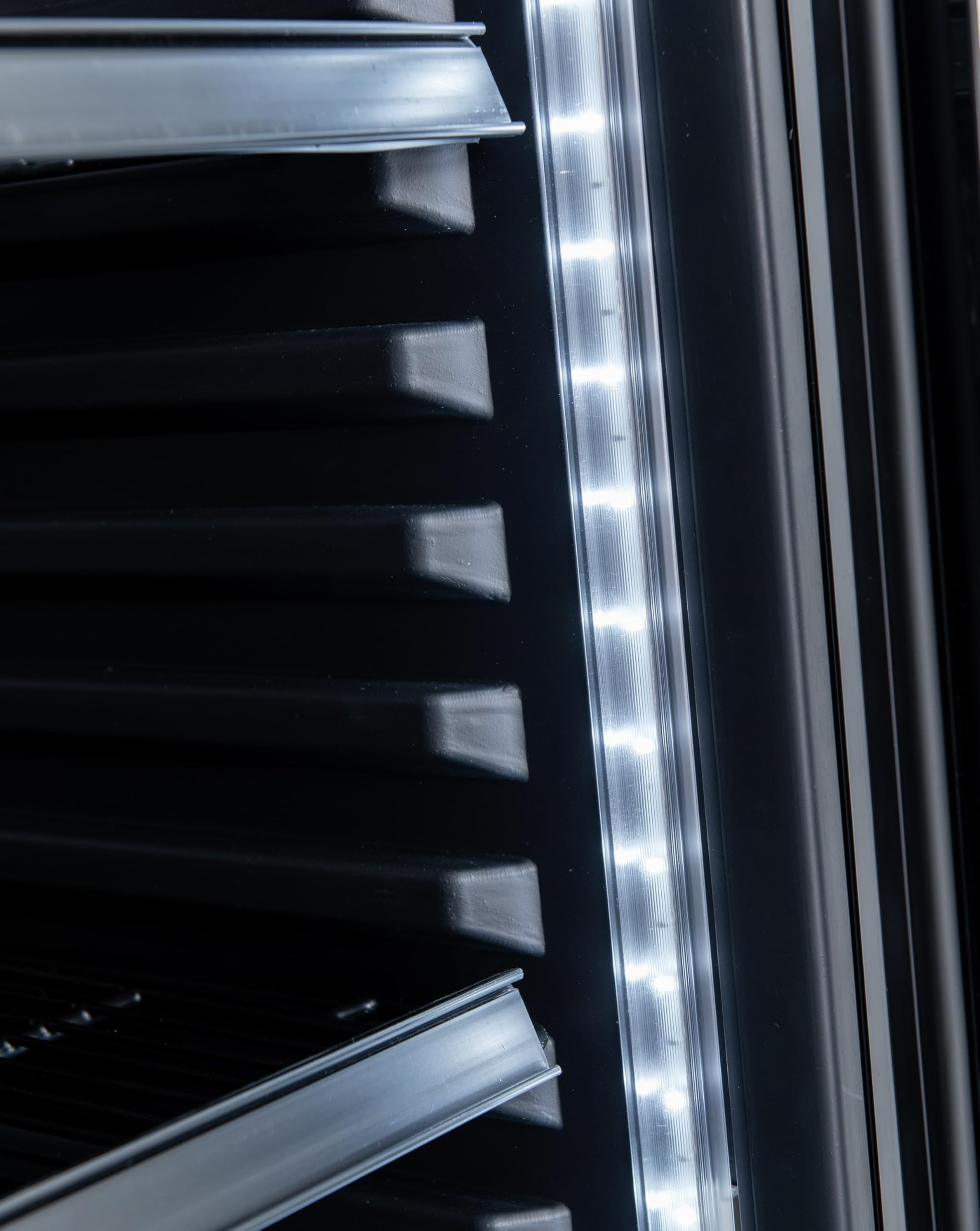 METRO Professional Getränkekühlschrank GSC2360B 347 L LED-Beleuchtung schwarz
