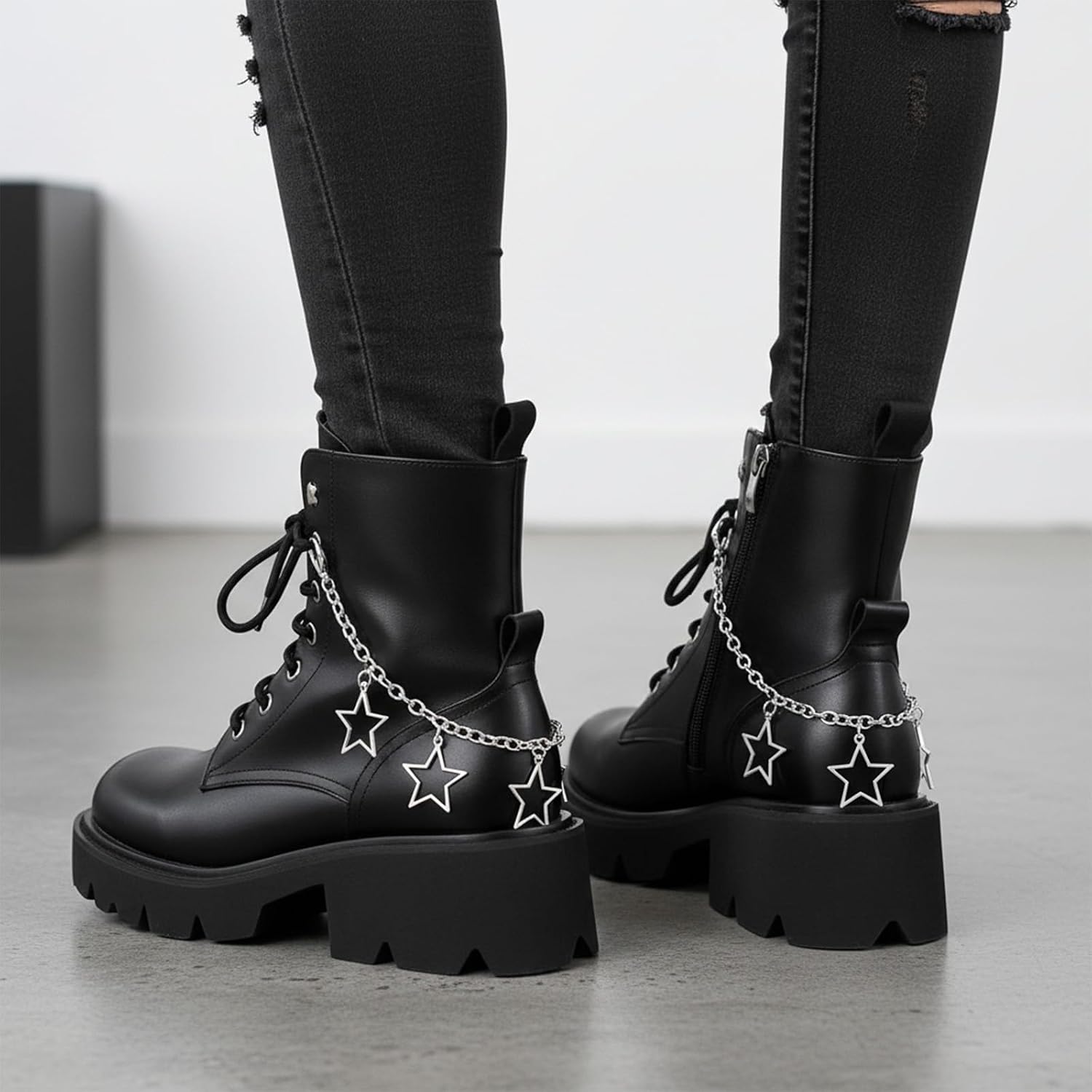2 Pcs Boot Charms Hollow Stars Shoelace Charms Shoe Charm Chain Shoe Jewelry for Sneakers Shoelaces Decorations Clip for Women Casual Shoes Christmas Gift Silver